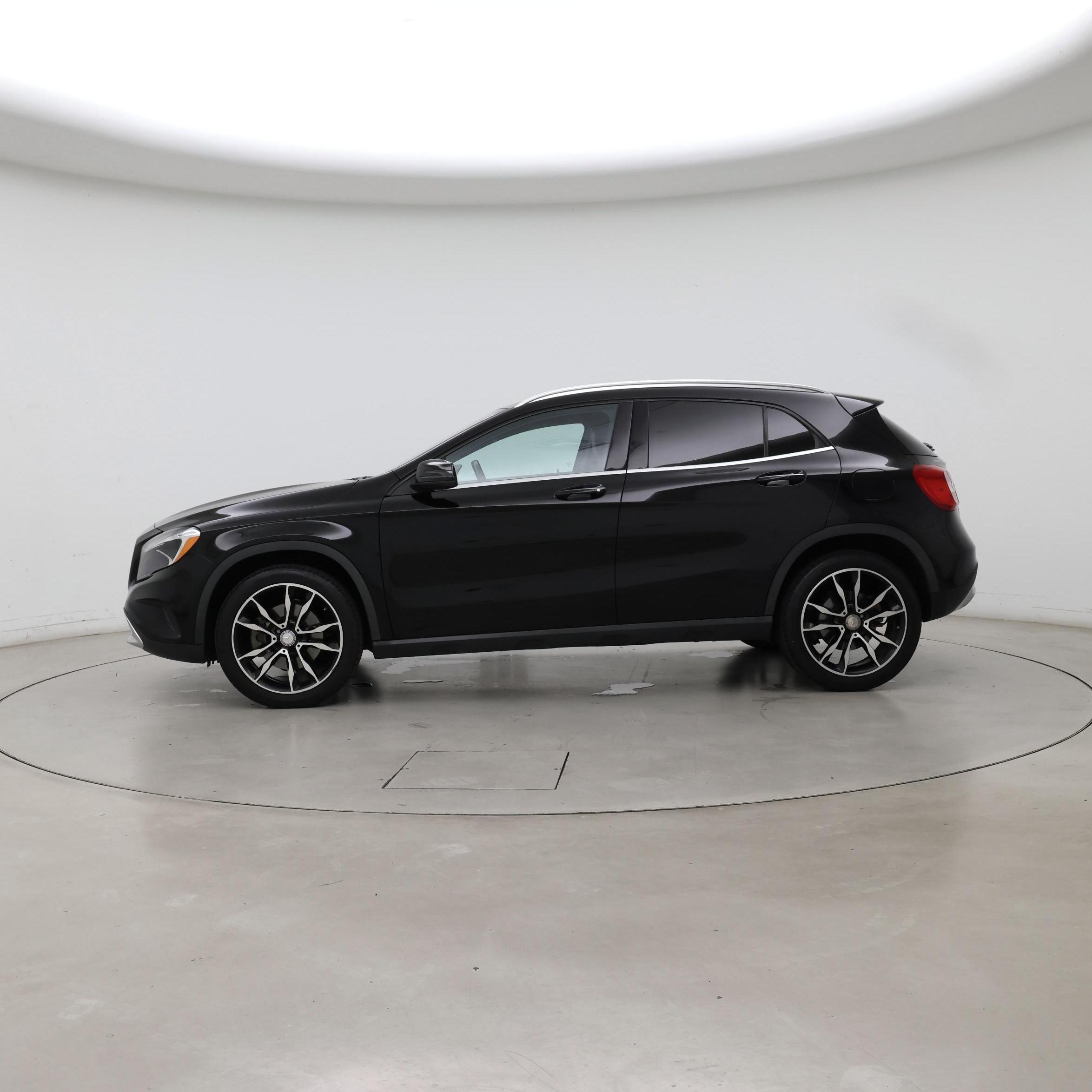 Thumbnail: 2017 Mercedes-Benz GLA - 3