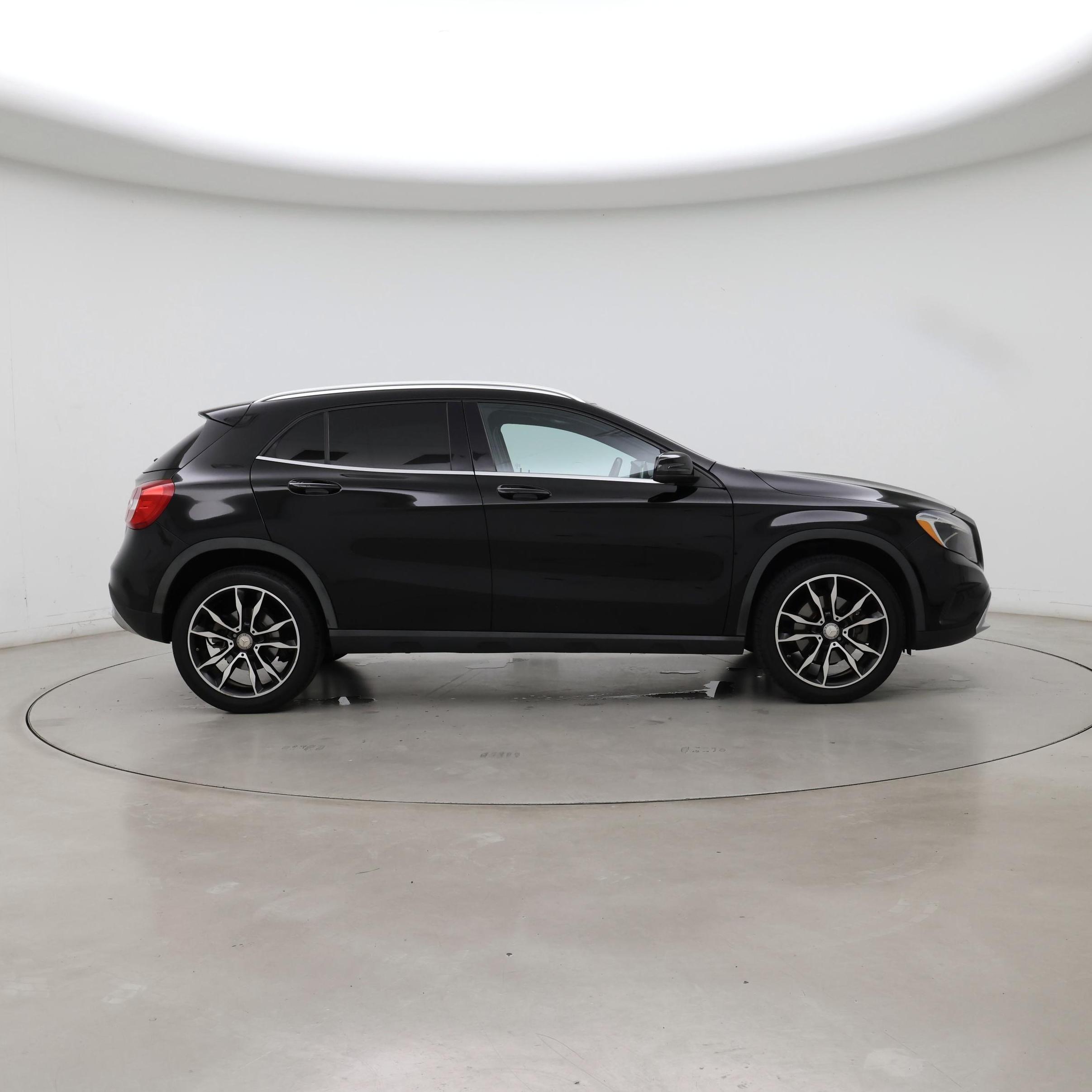 Thumbnail: 2017 Mercedes-Benz GLA - 7