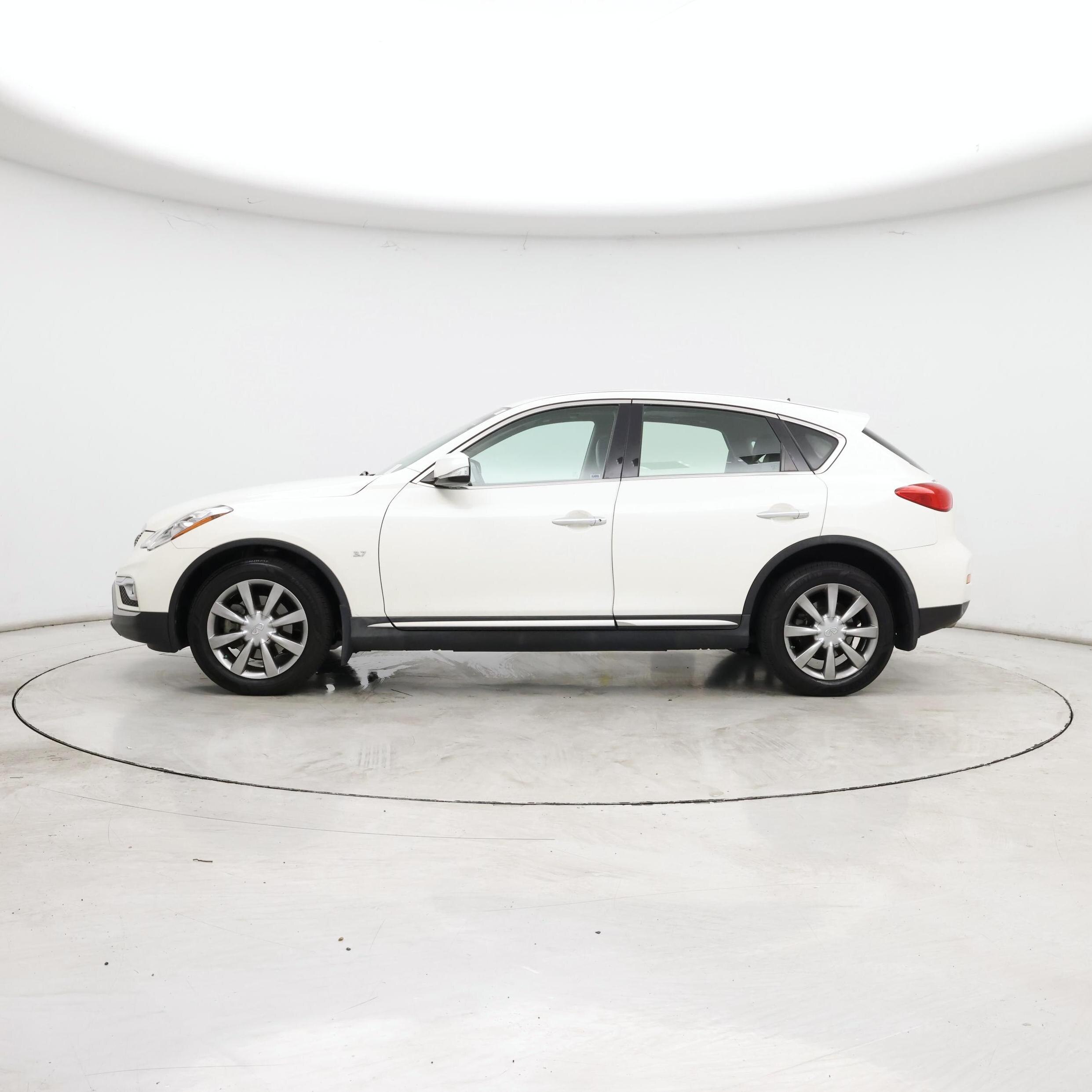 Thumbnail: 2016 INFINITI QX50 - 3