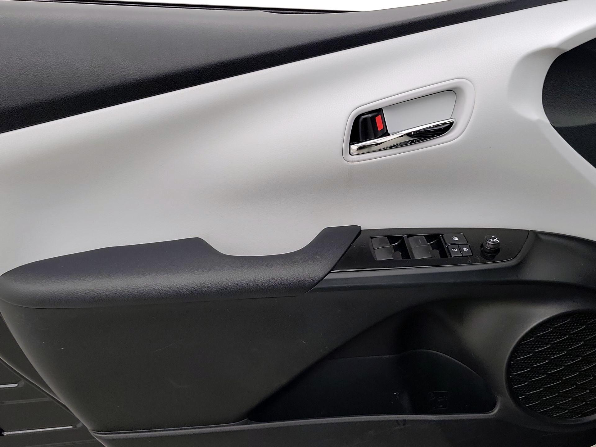 Thumbnail: 2022 Toyota Prius - 12