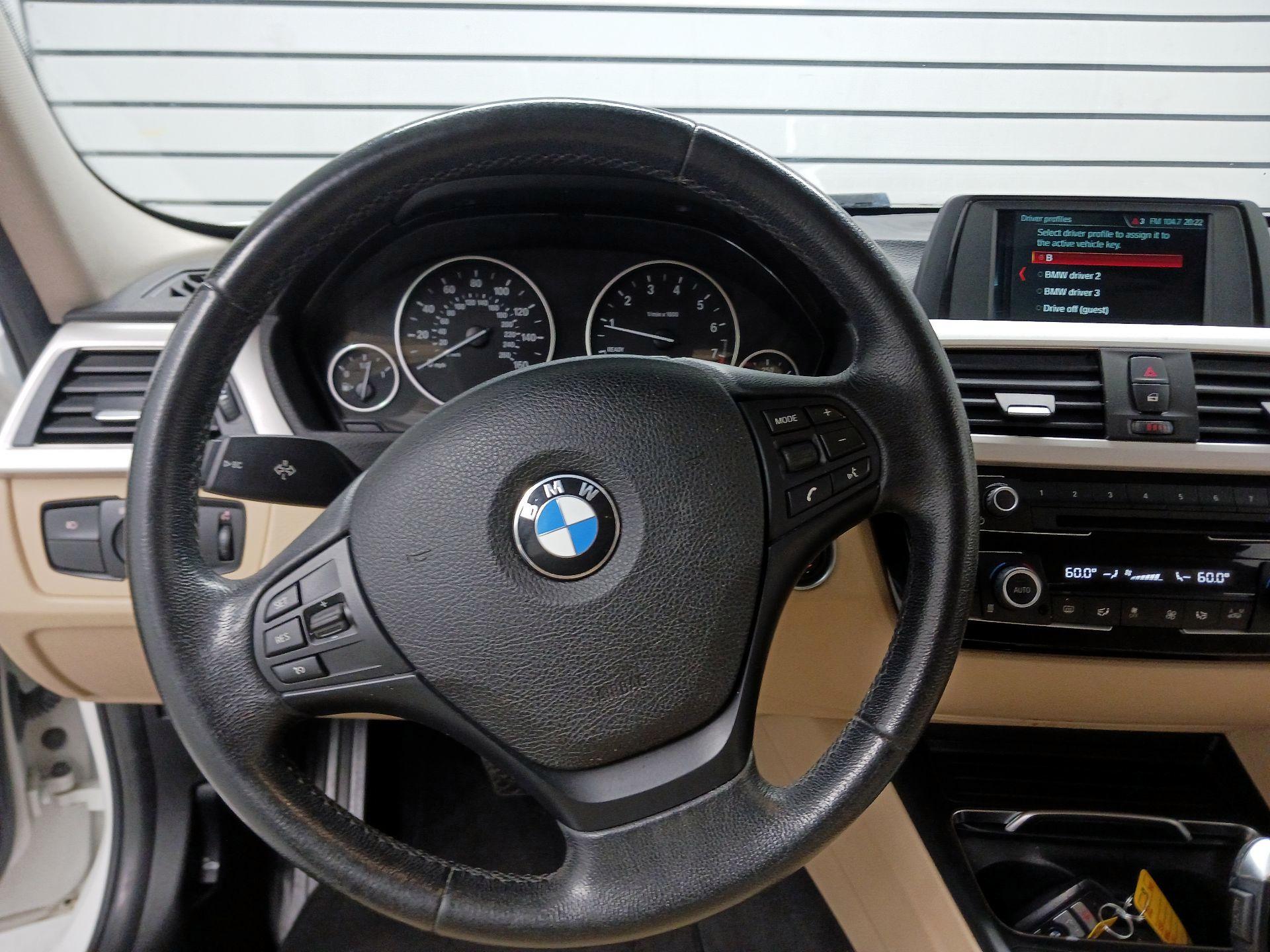 Thumbnail: 2018 BMW 3 Series - 10
