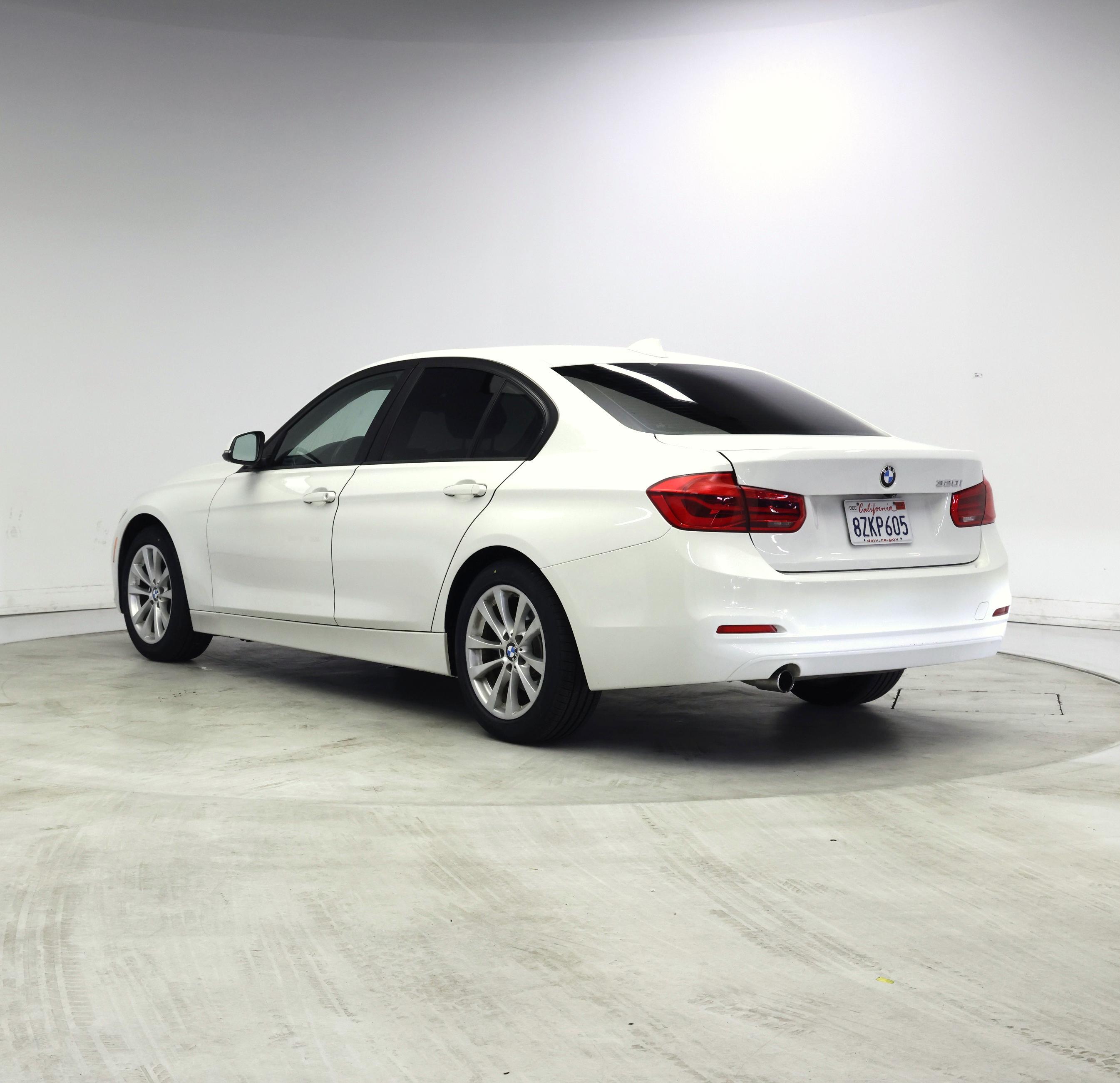 Thumbnail: 2018 BMW 3 Series - 2