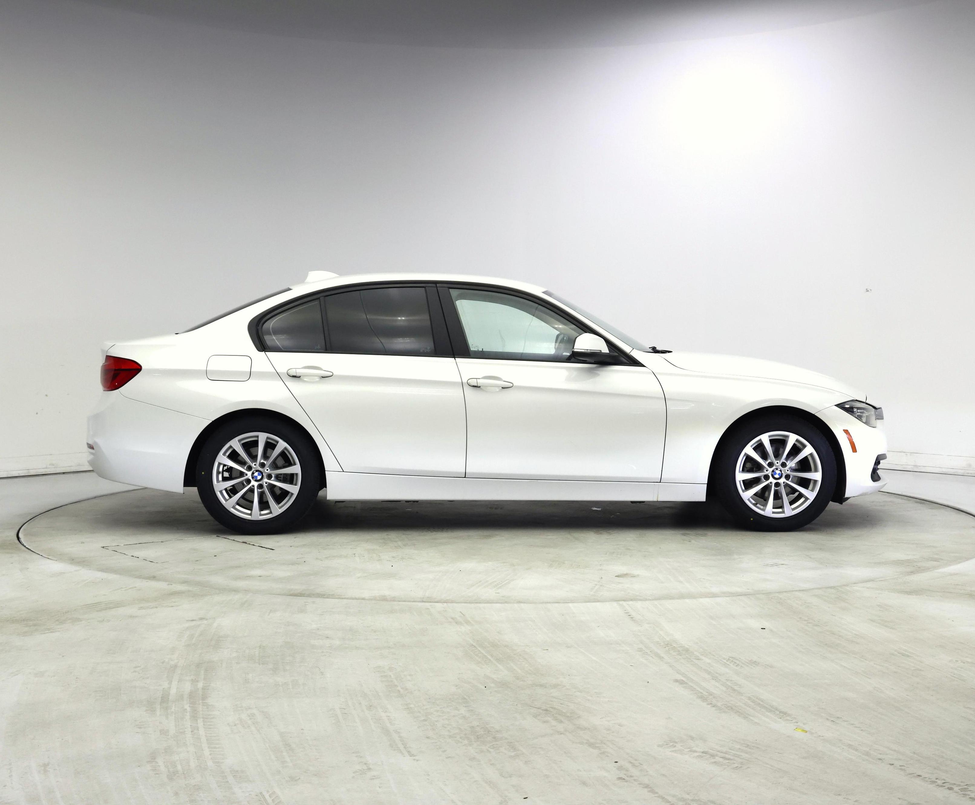 Thumbnail: 2018 BMW 3 Series - 7