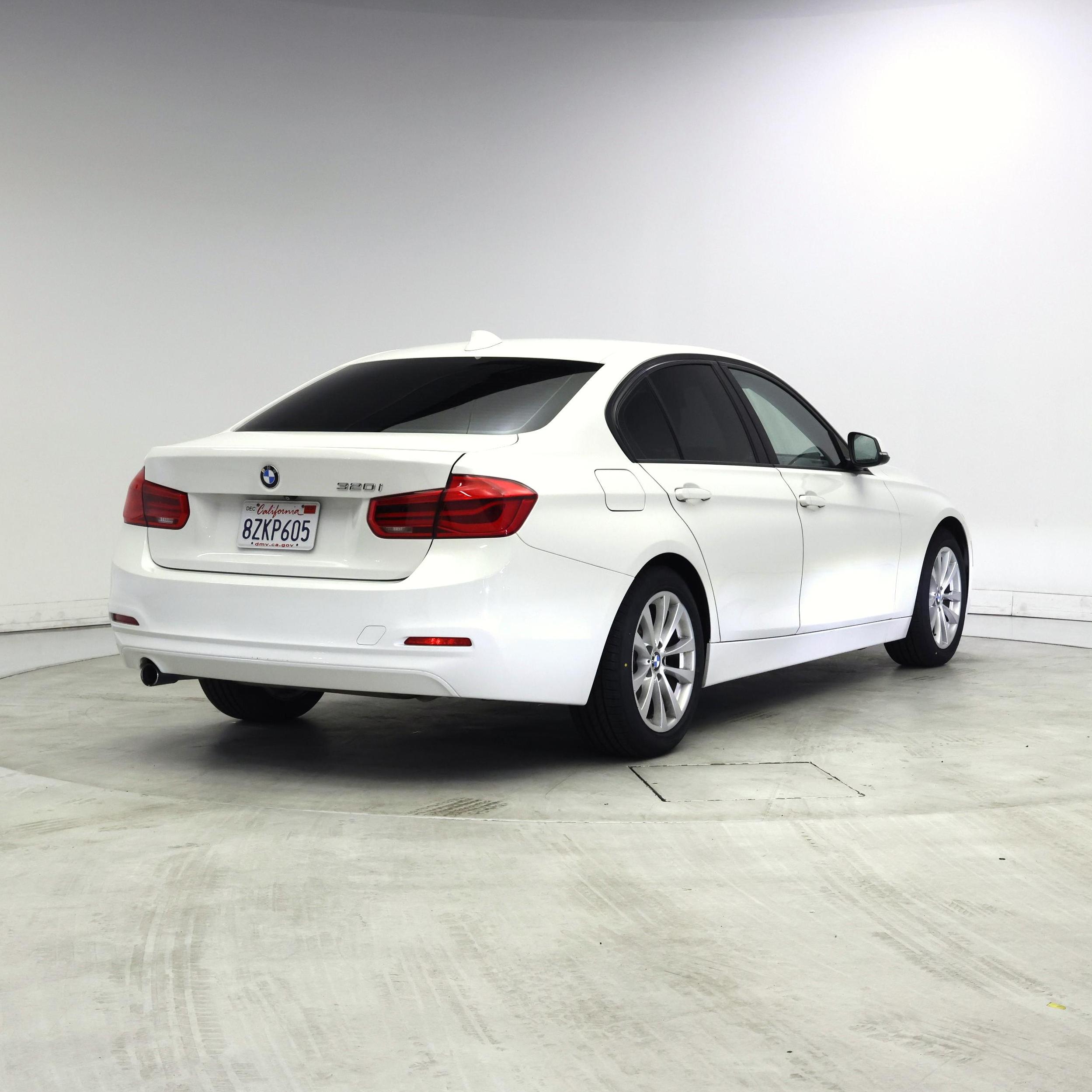 Thumbnail: 2018 BMW 3 Series - 8
