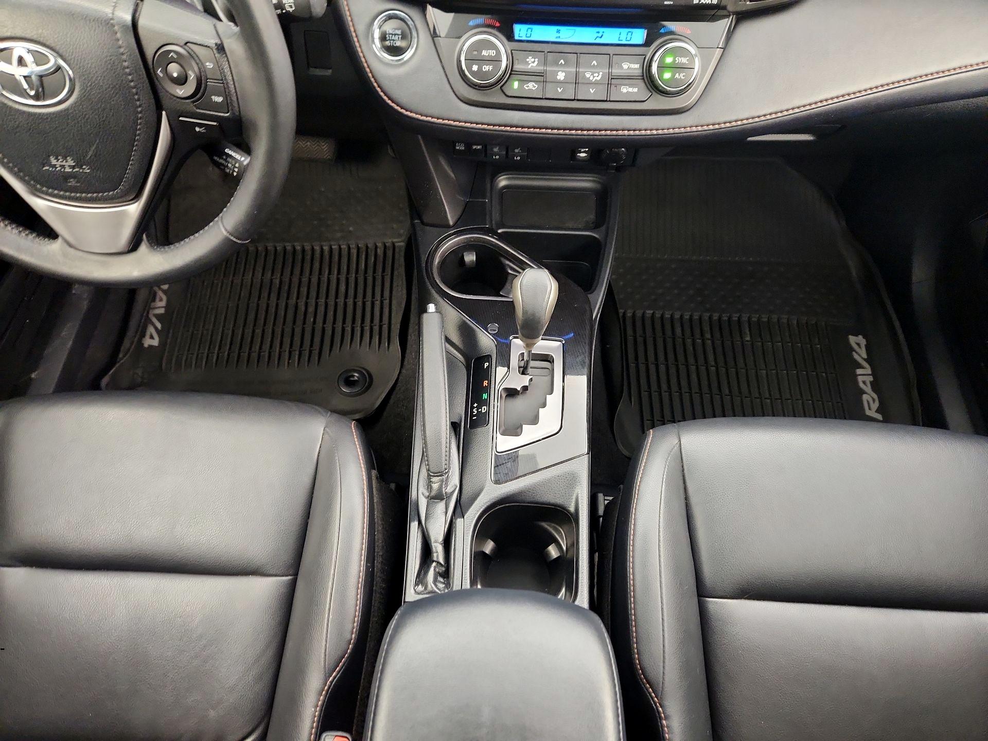 Thumbnail: 2018 Toyota RAV4 - 17