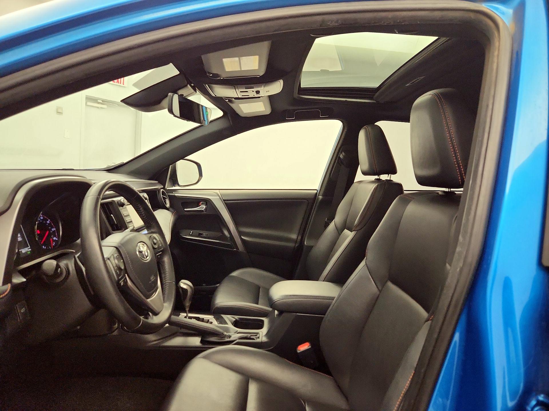 Thumbnail: 2018 Toyota RAV4 - 19