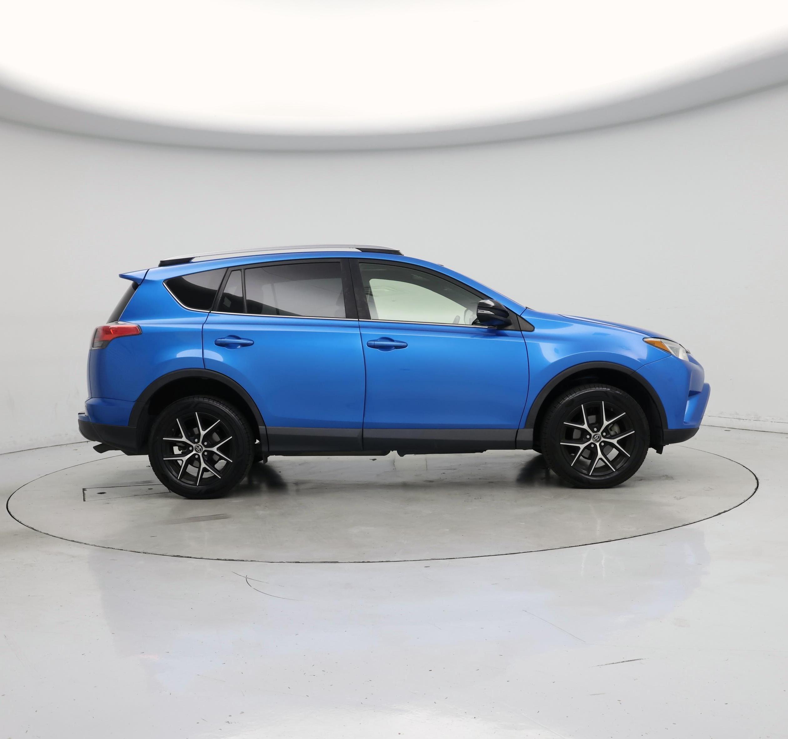 Thumbnail: 2018 Toyota RAV4 - 7
