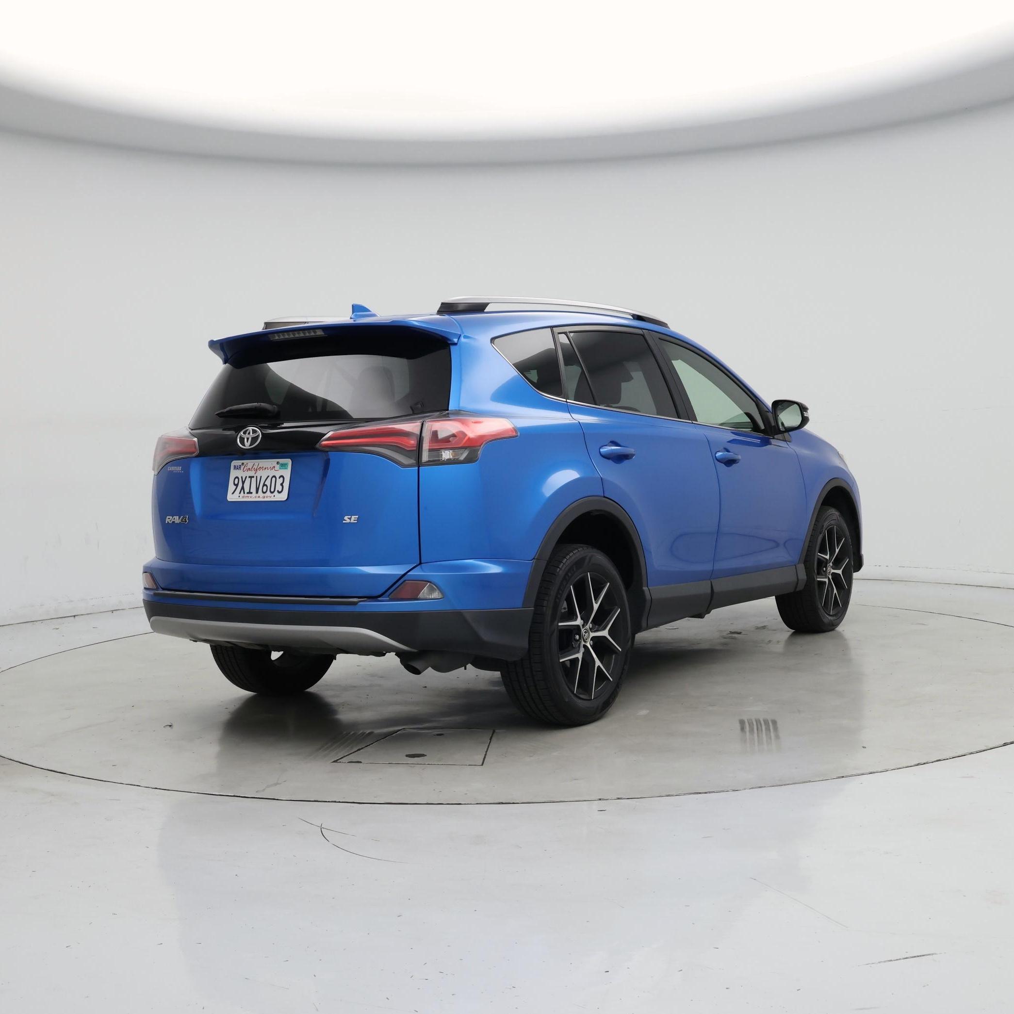 Thumbnail: 2018 Toyota RAV4 - 8