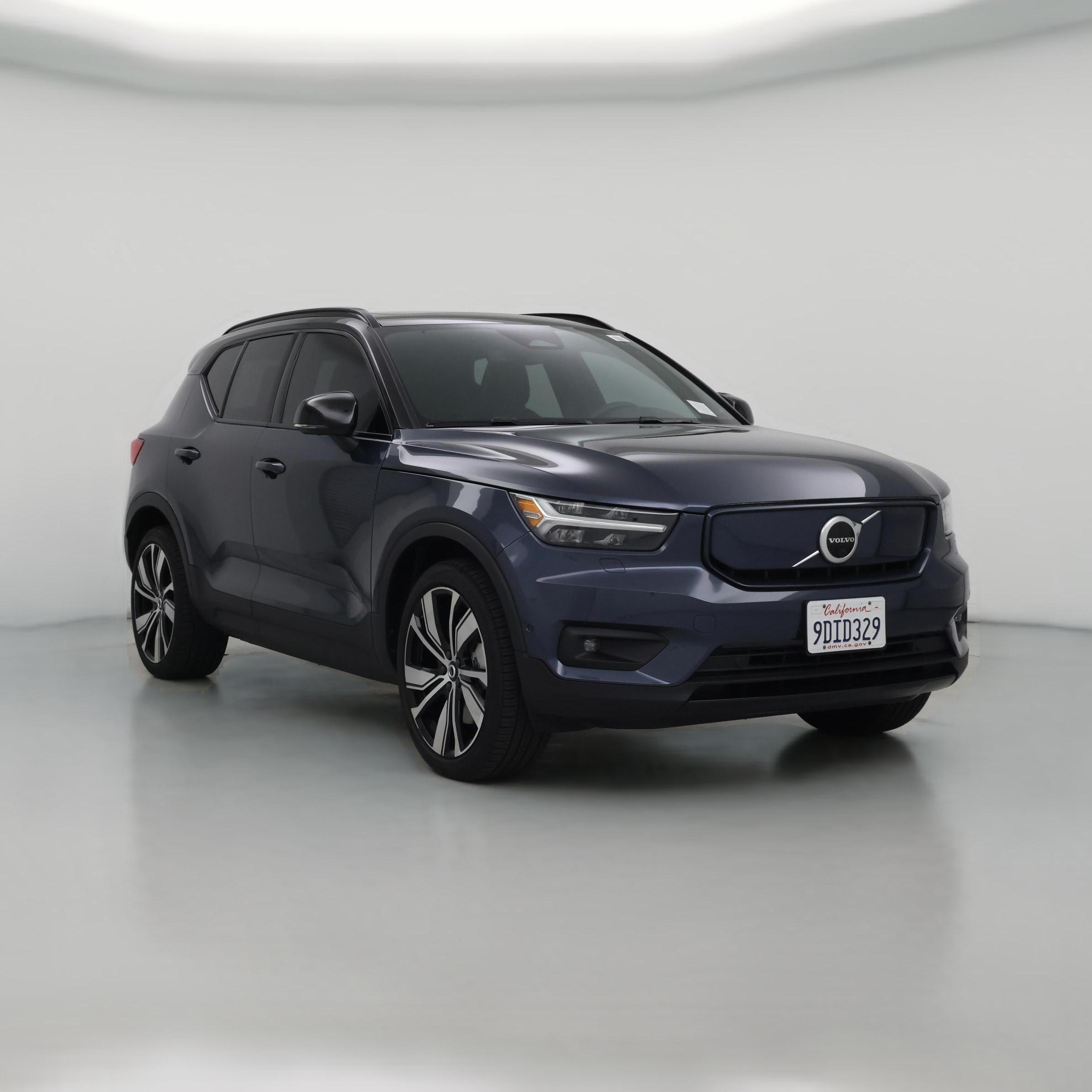 Thumbnail: 2022 Volvo XC40 - 1