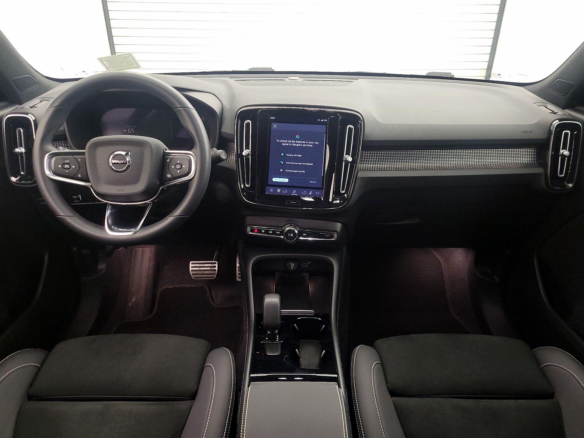 Thumbnail: 2022 Volvo XC40 - 9