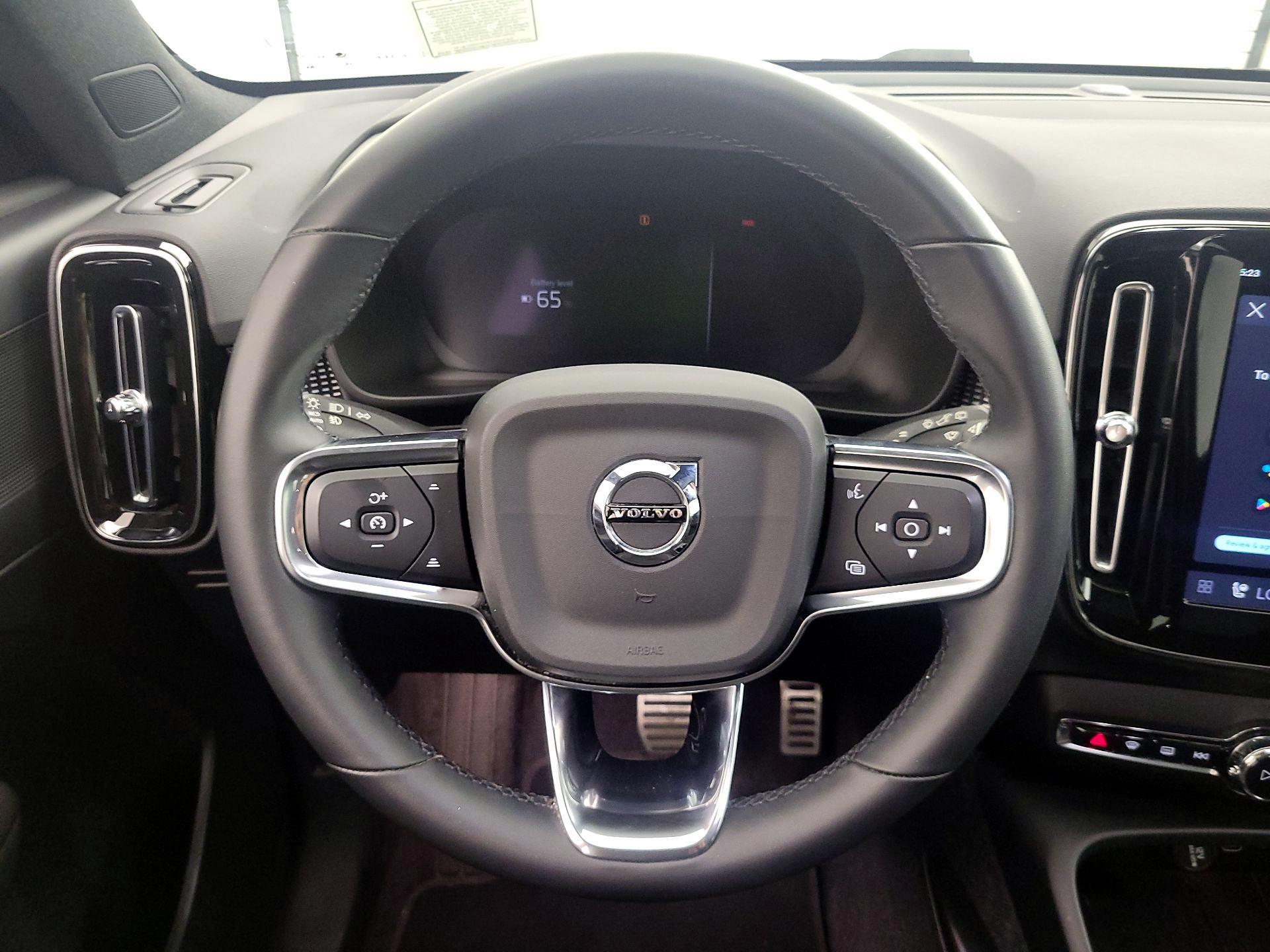 Thumbnail: 2022 Volvo XC40 - 10