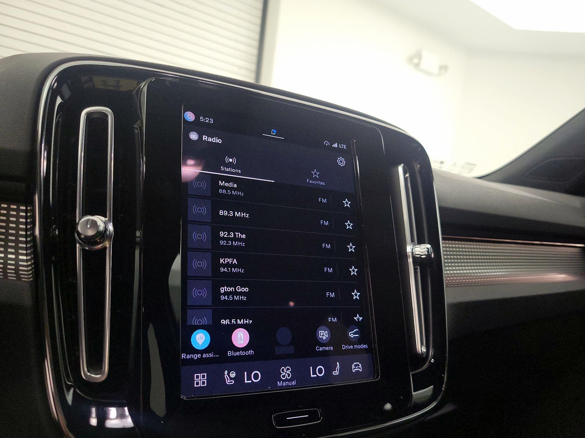 Thumbnail: 2022 Volvo XC40 - 15