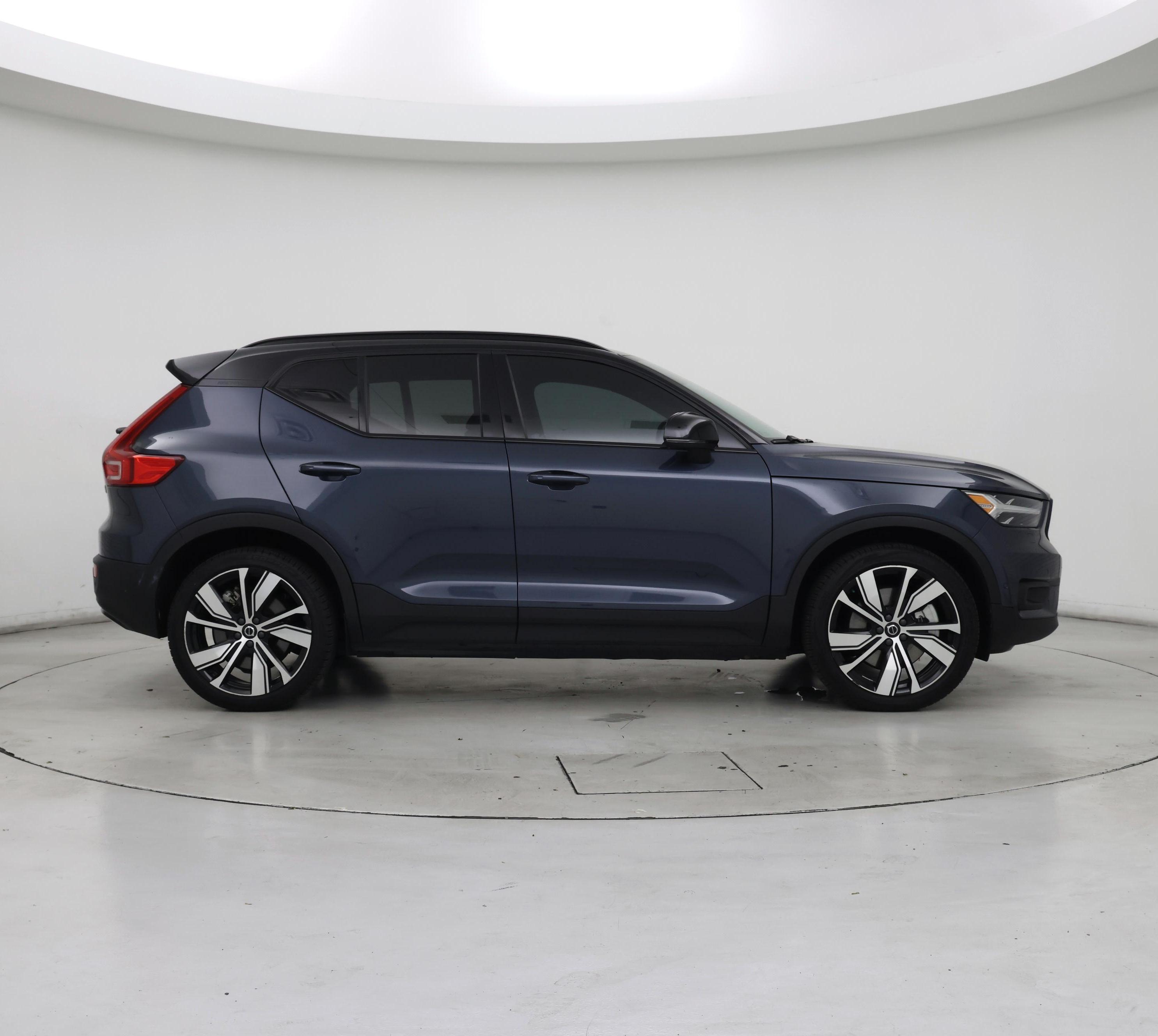 Thumbnail: 2022 Volvo XC40 - 7