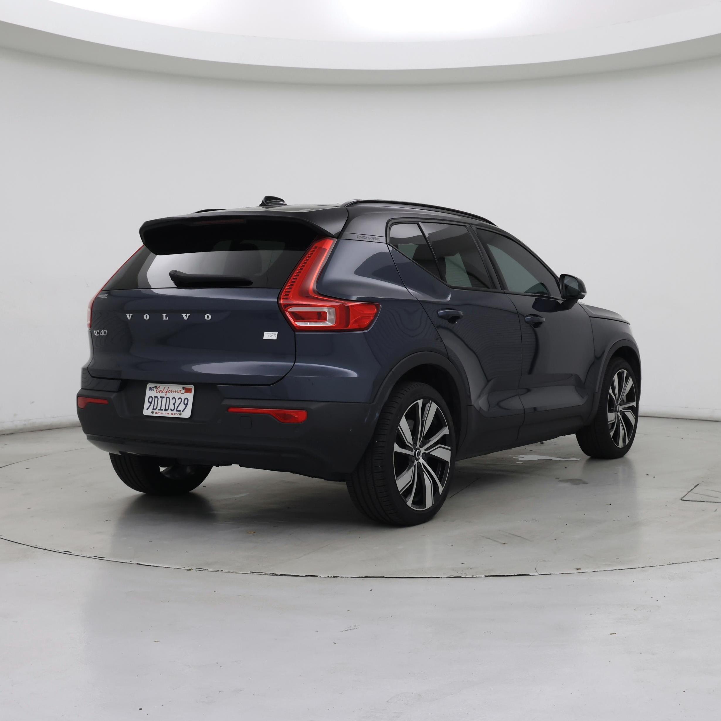 Thumbnail: 2022 Volvo XC40 - 8