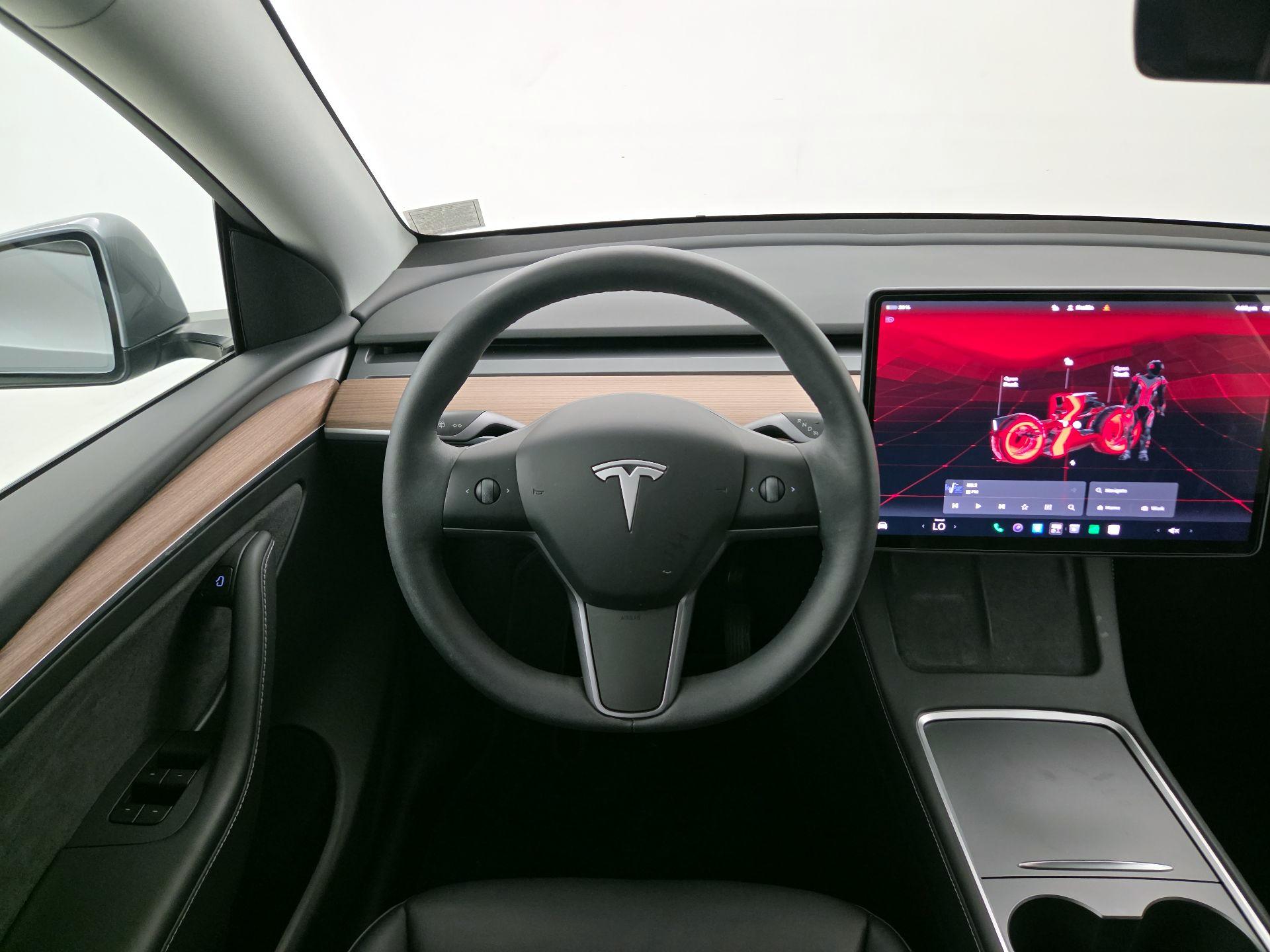 Thumbnail: 2025 Tesla Model Y - 10