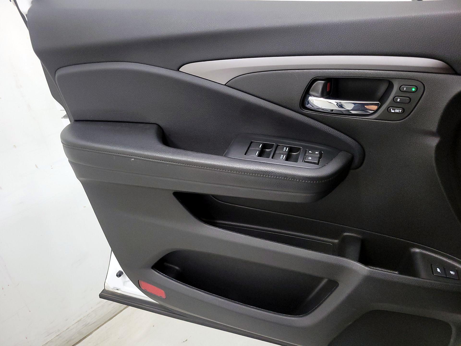 Thumbnail: 2021 Honda Pilot - 12