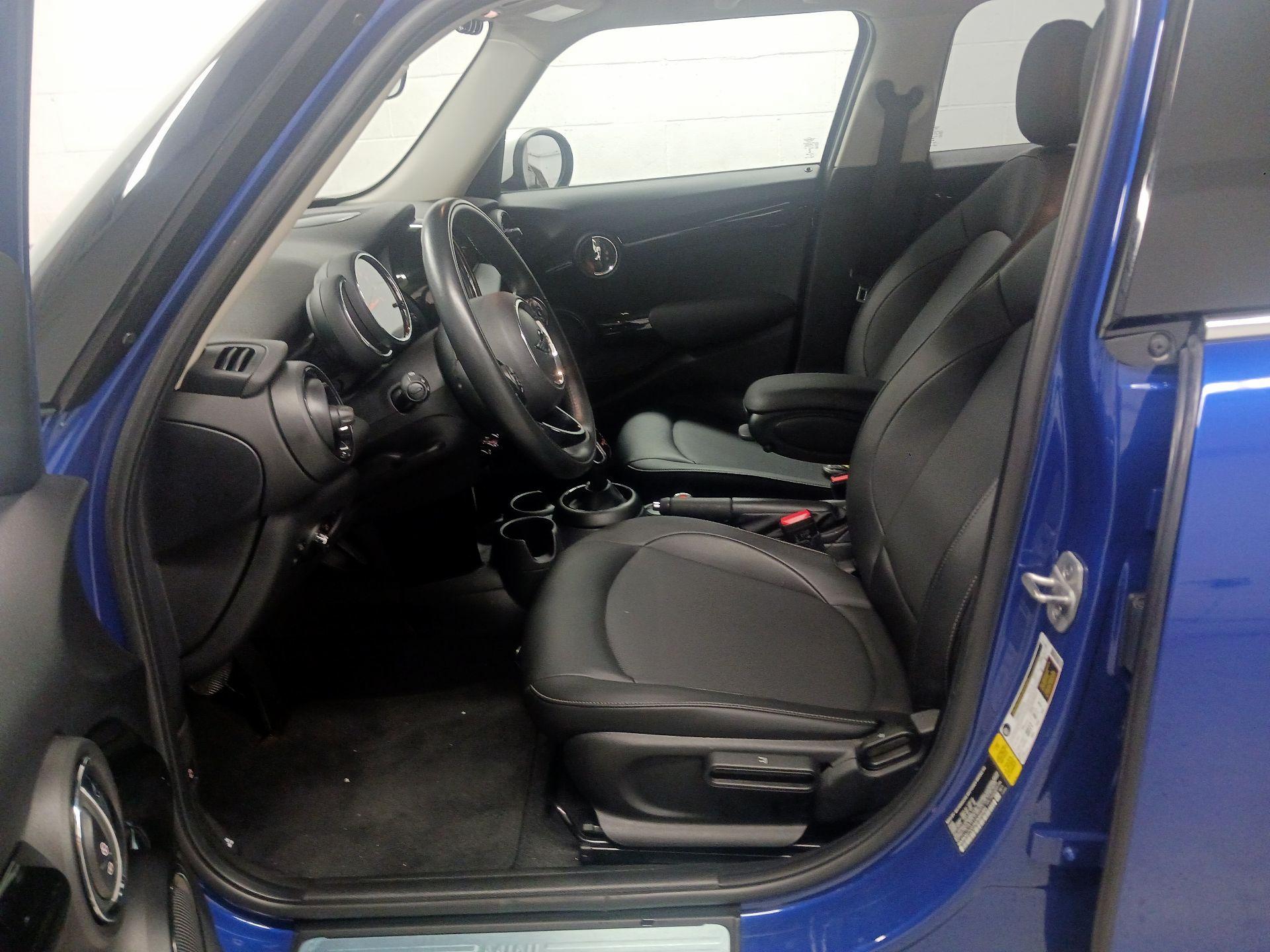 Thumbnail: 2021 MINI Cooper Hardtop - 11