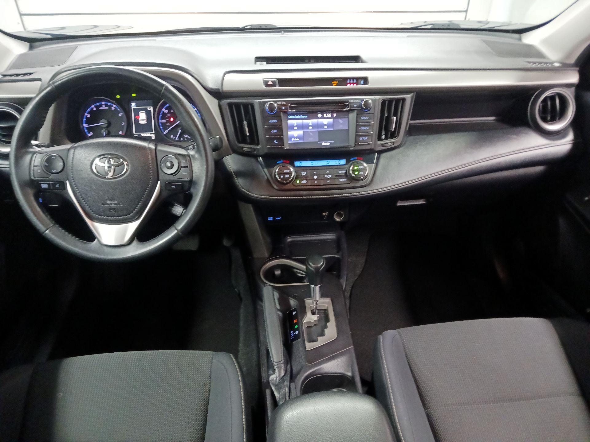 Thumbnail: 2018 Toyota RAV4 - 9
