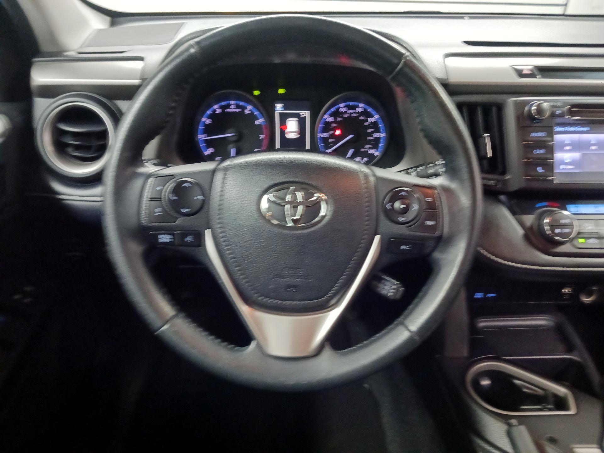 Thumbnail: 2018 Toyota RAV4 - 10