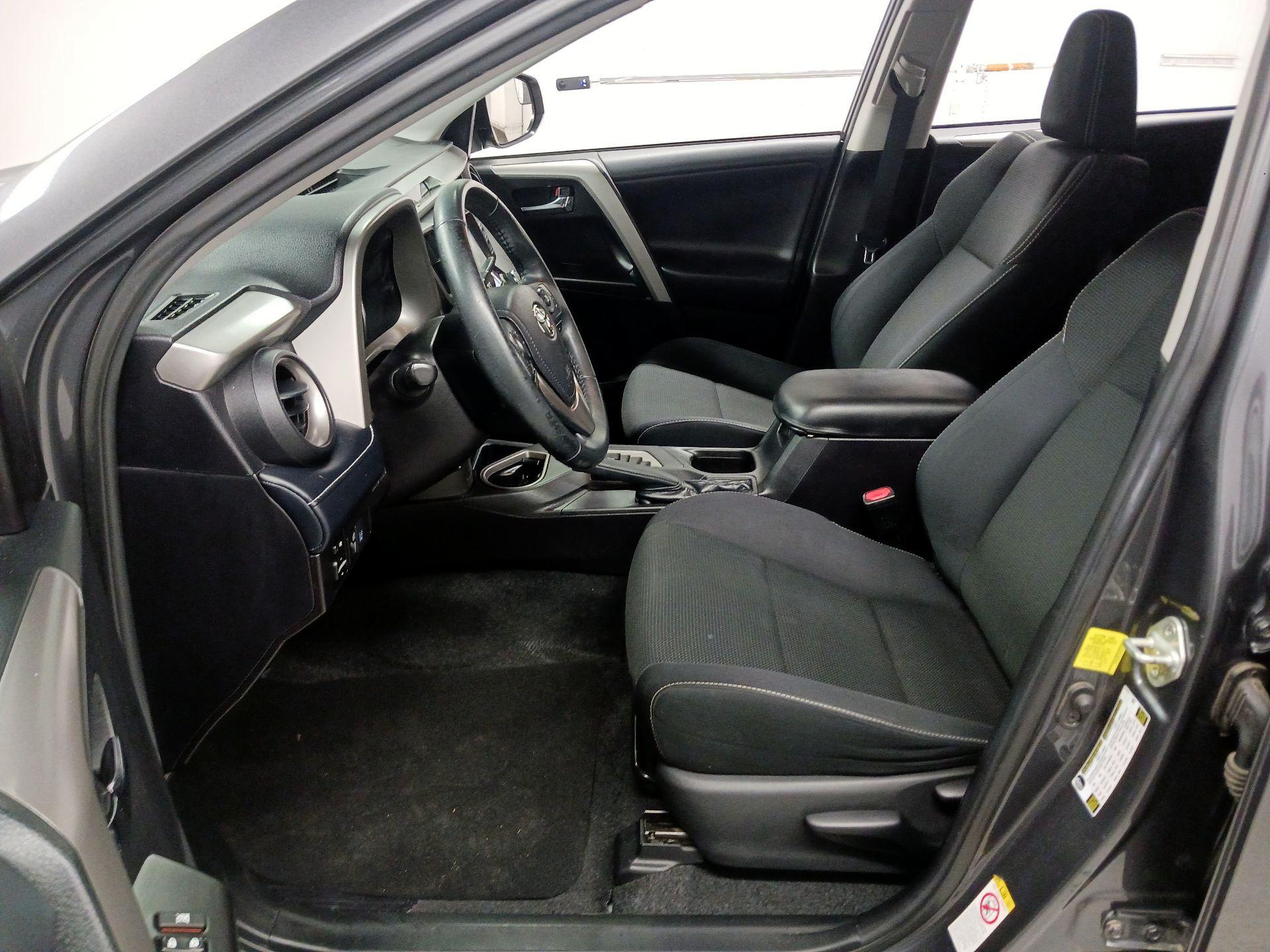 Thumbnail: 2018 Toyota RAV4 - 11
