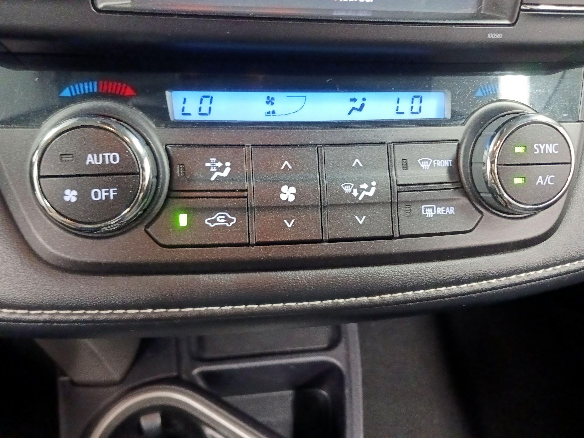 Thumbnail: 2018 Toyota RAV4 - 14