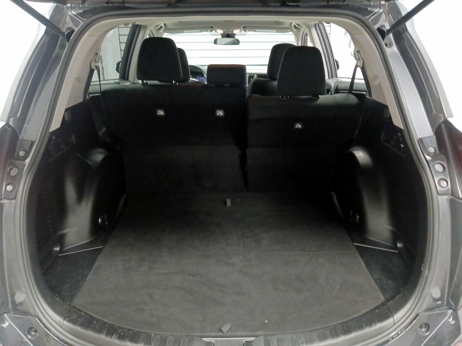 Thumbnail: 2018 Toyota RAV4 - 16