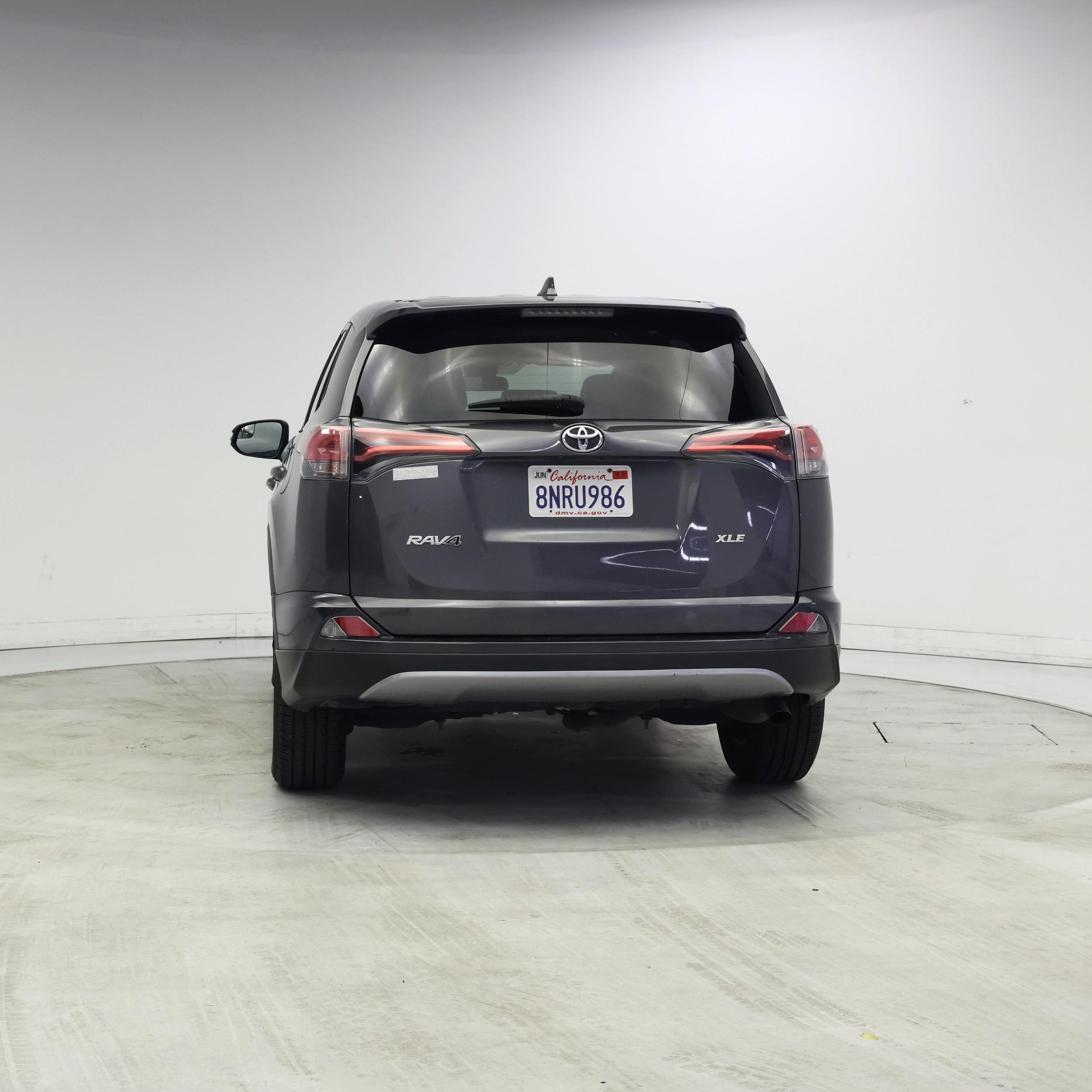 Thumbnail: 2018 Toyota RAV4 - 6