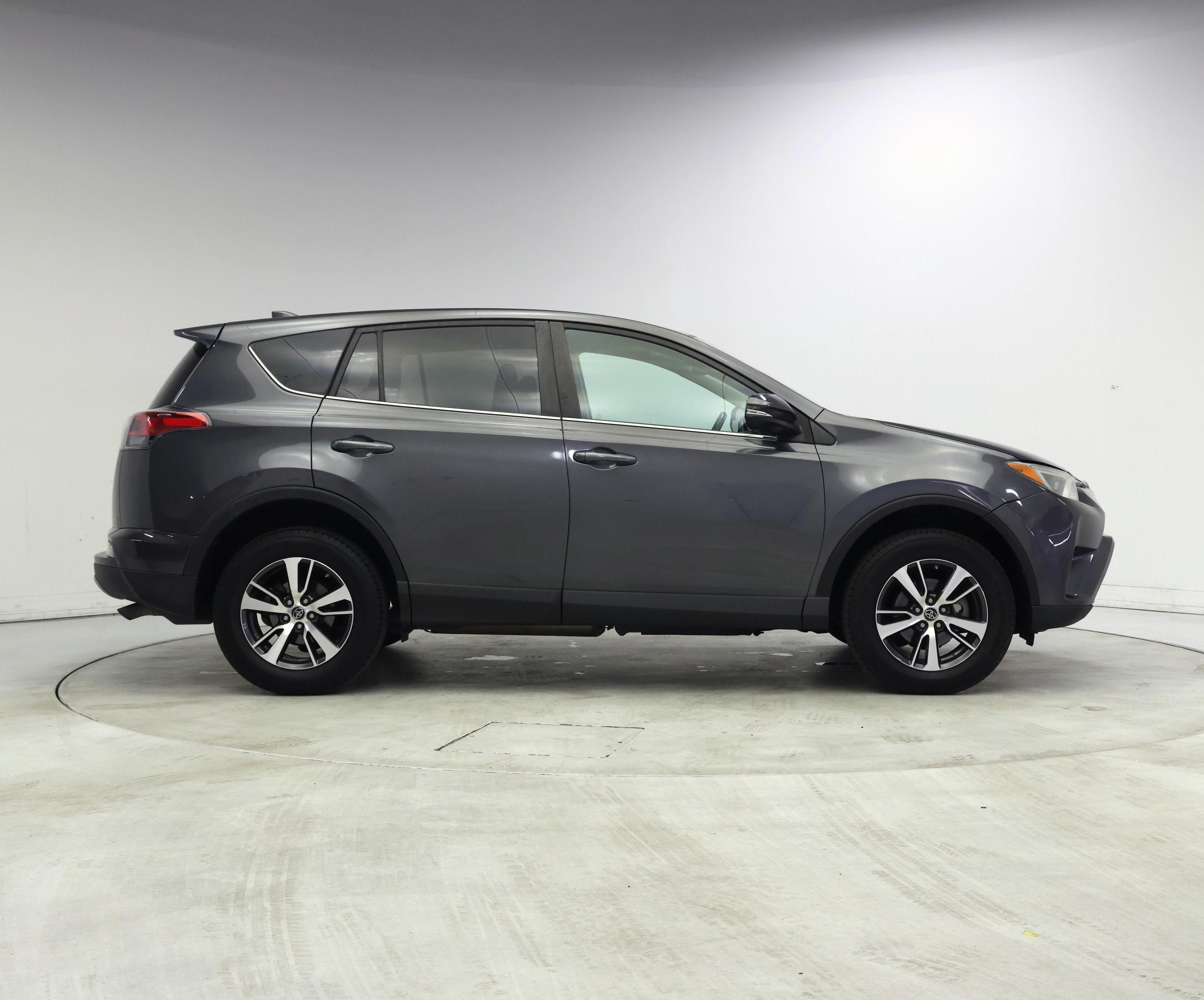 Thumbnail: 2018 Toyota RAV4 - 7