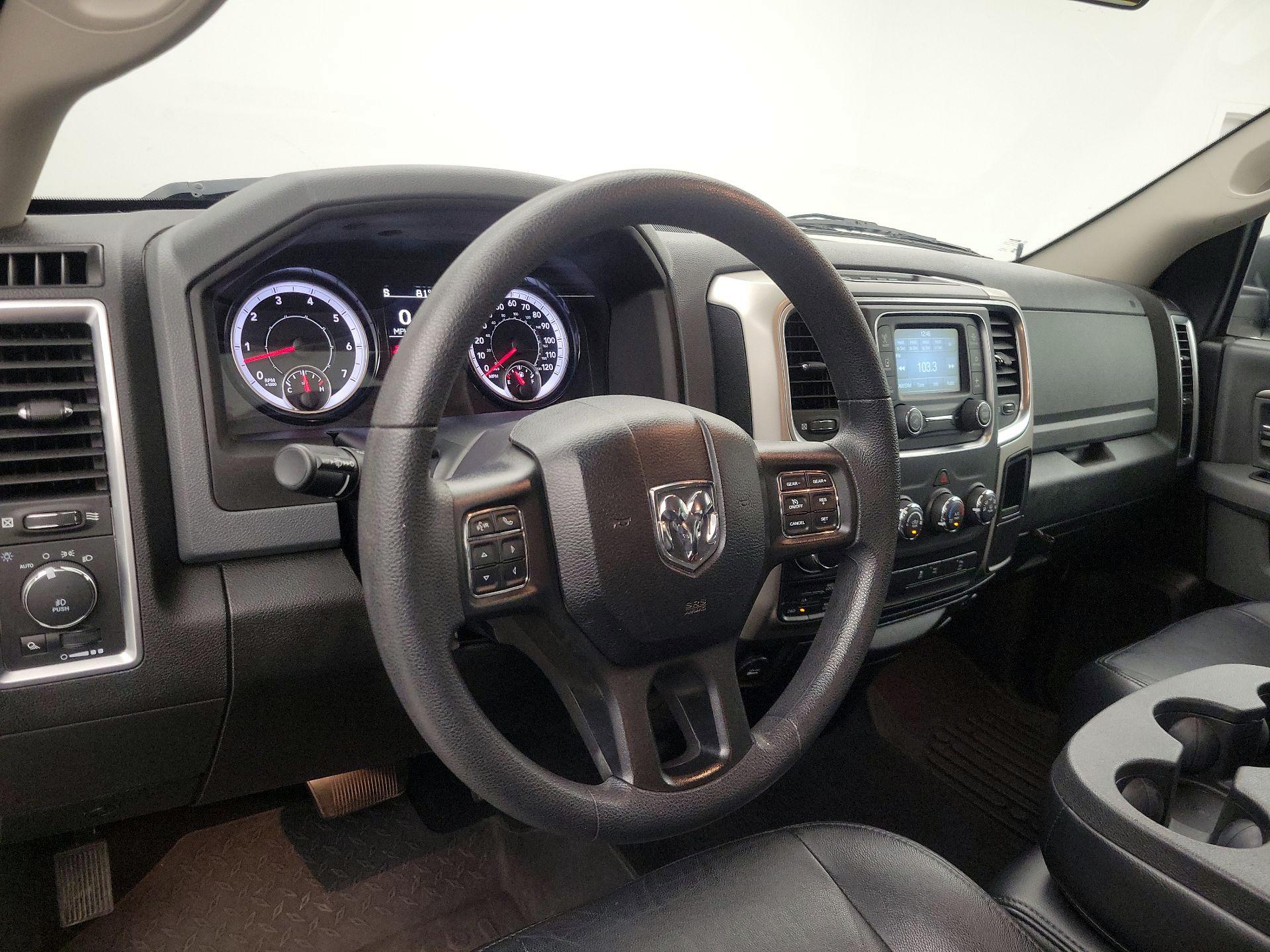 Thumbnail: 2019 RAM 1500 Classic - 9
