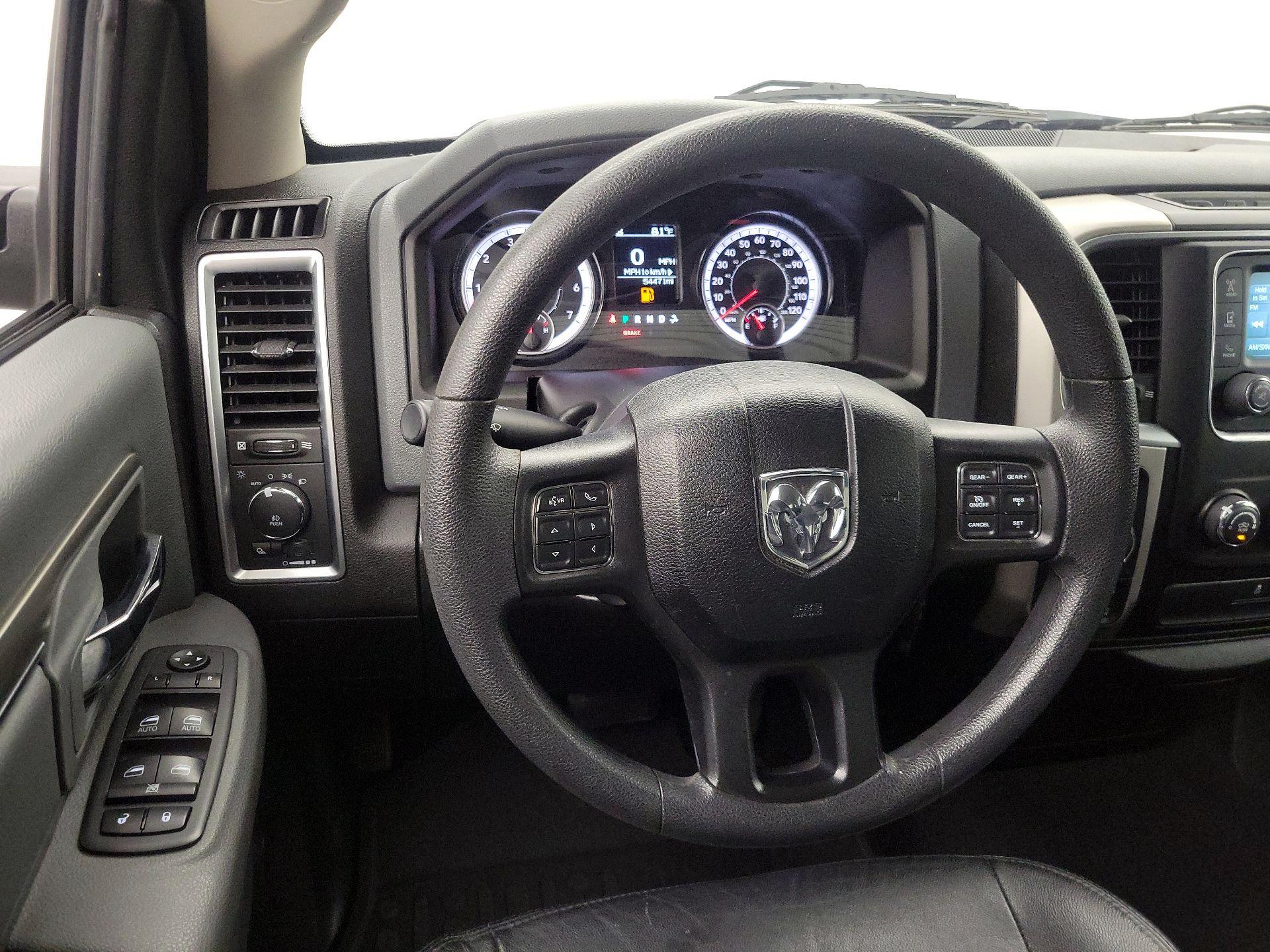 Thumbnail: 2019 RAM 1500 Classic - 10