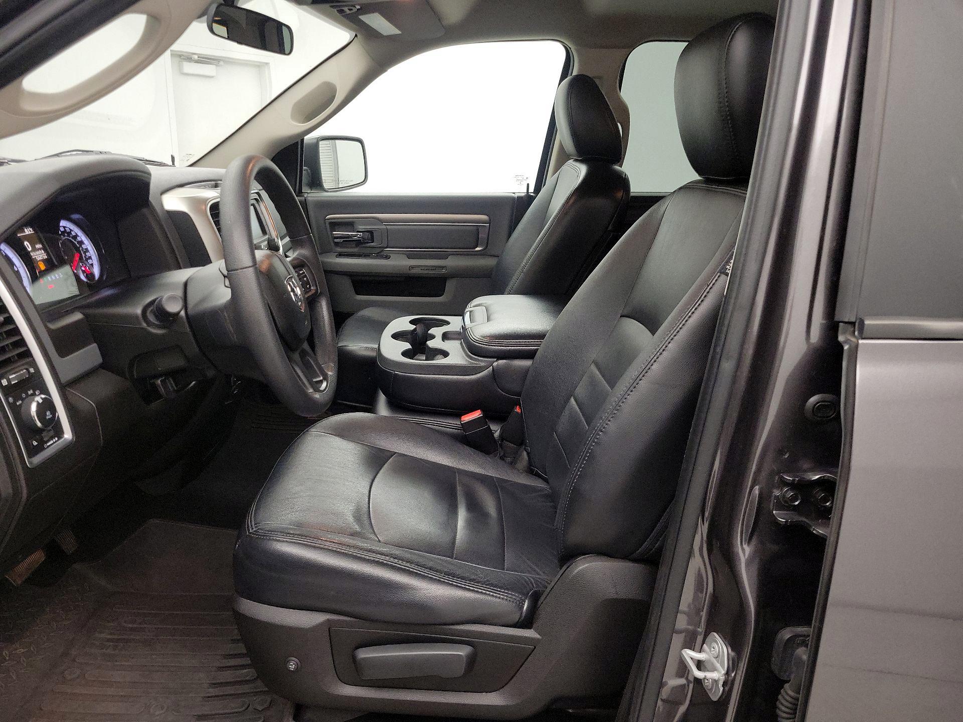 Thumbnail: 2019 RAM 1500 Classic - 11