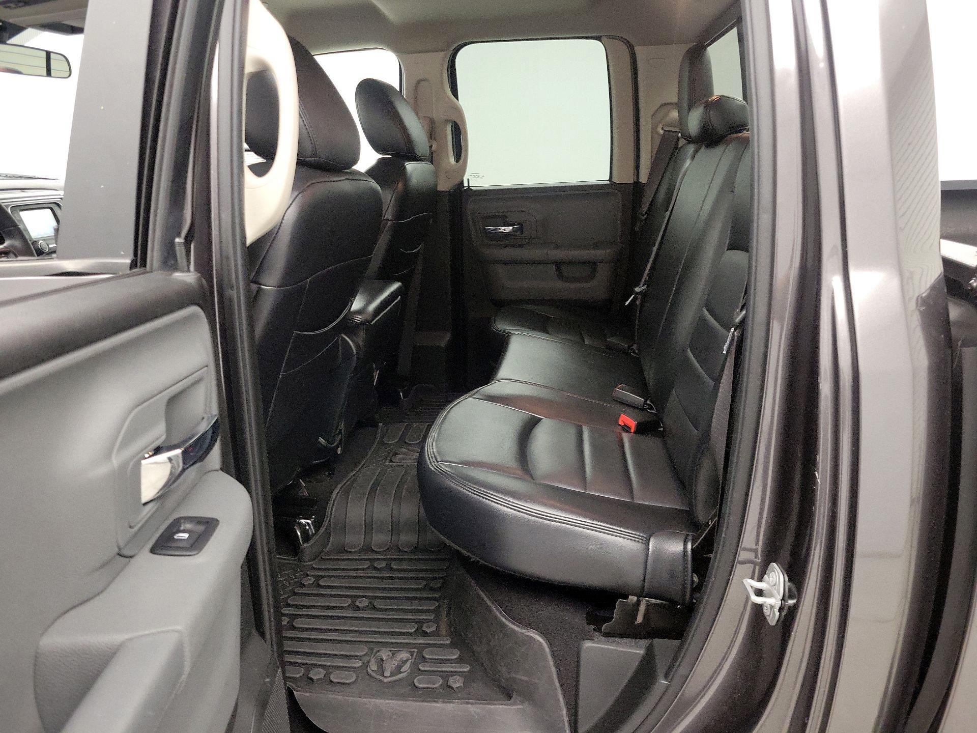 Thumbnail: 2019 RAM 1500 Classic - 19