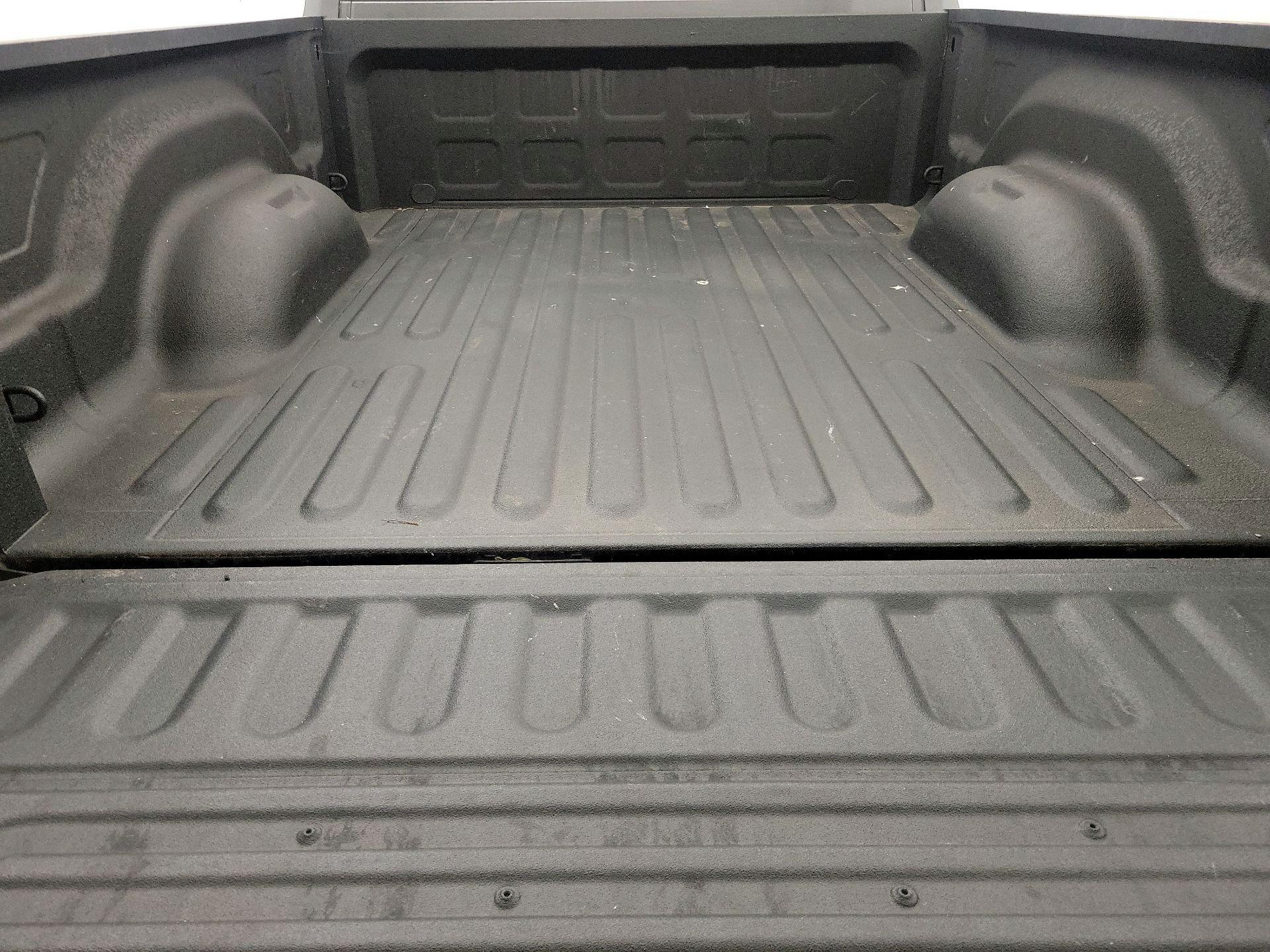 Thumbnail: 2019 RAM 1500 Classic - 20