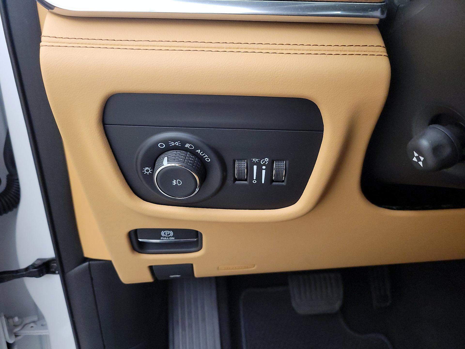 Thumbnail: 2025 Jeep Grand Cherokee - 13