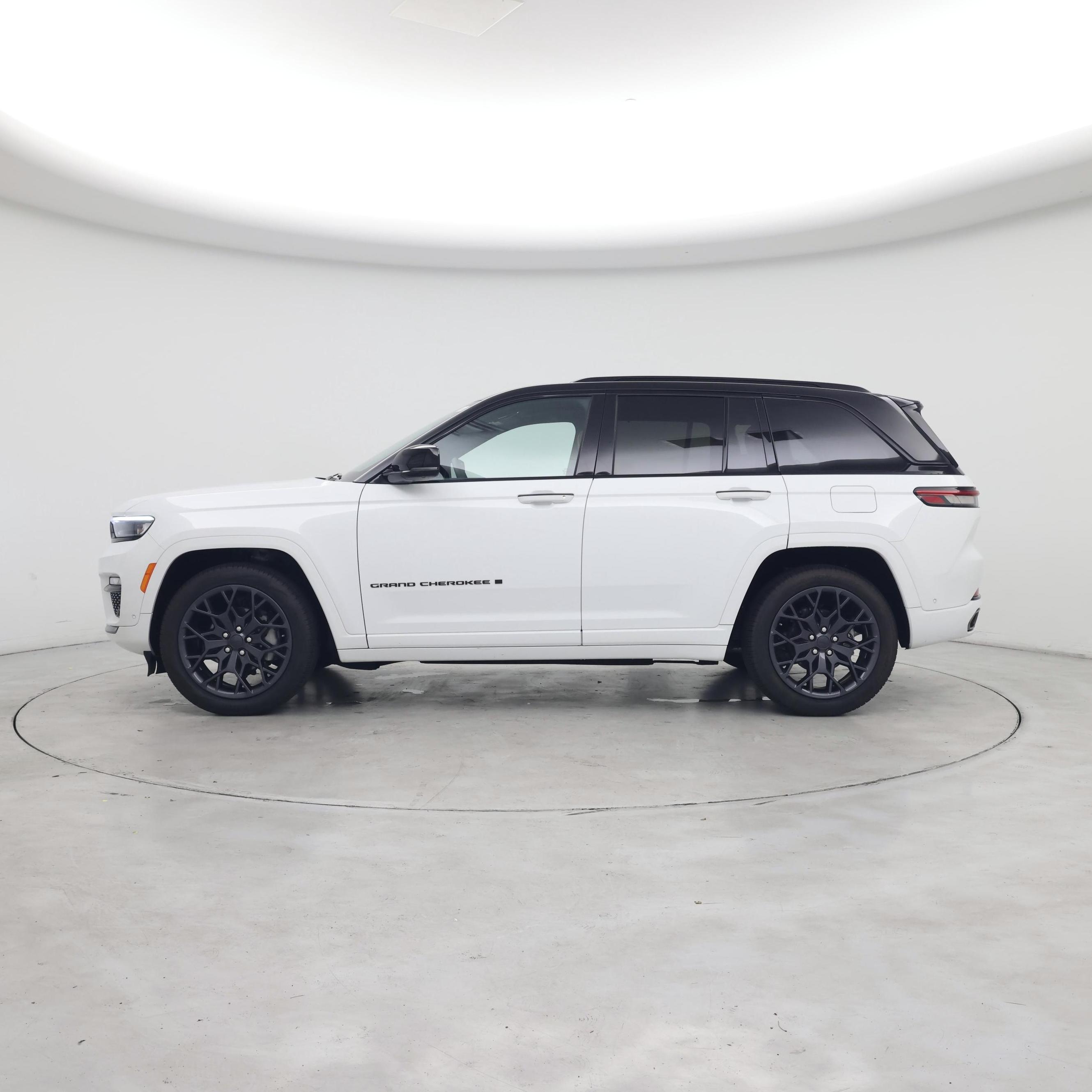 Thumbnail: 2025 Jeep Grand Cherokee - 3