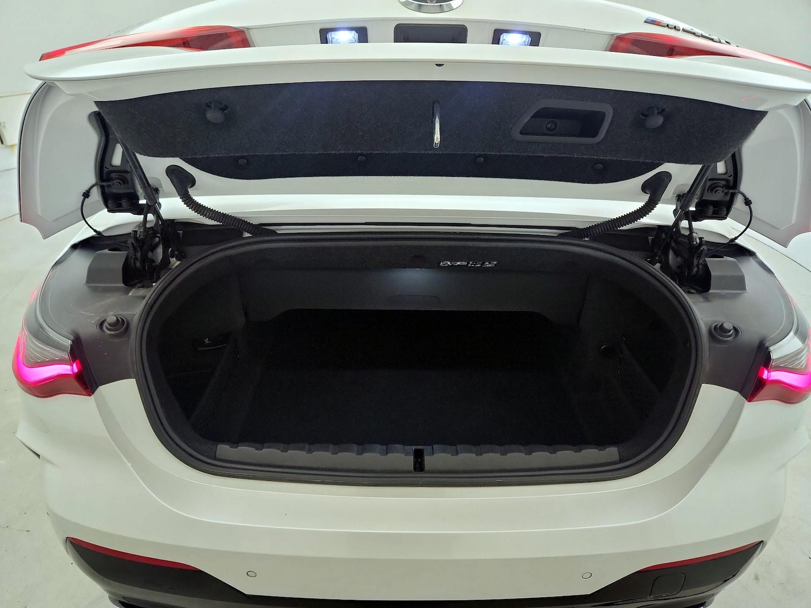 2023 BMW 4 Series M440i - Photo 21
