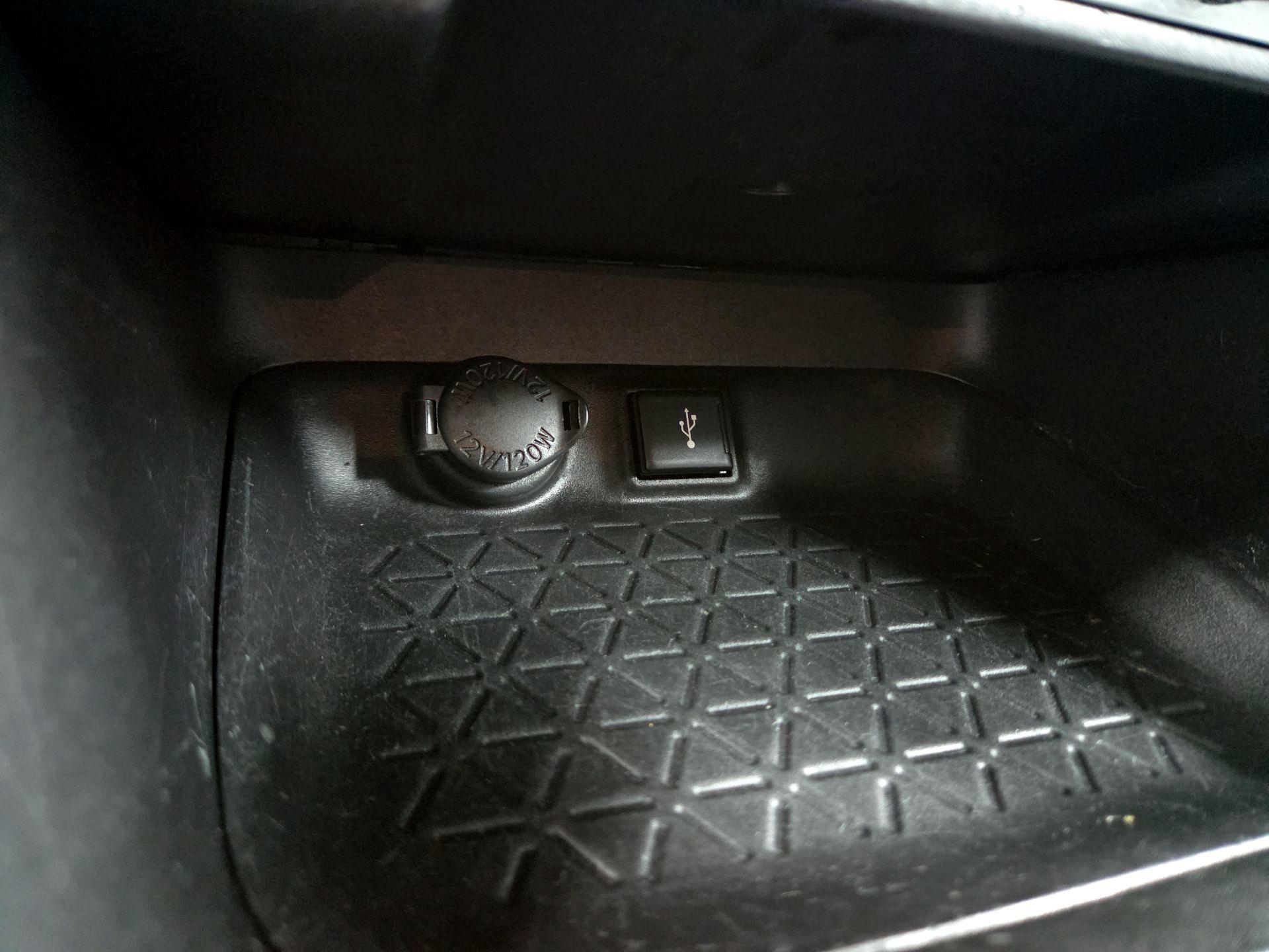 Thumbnail: 2021 Toyota RAV4 - 18