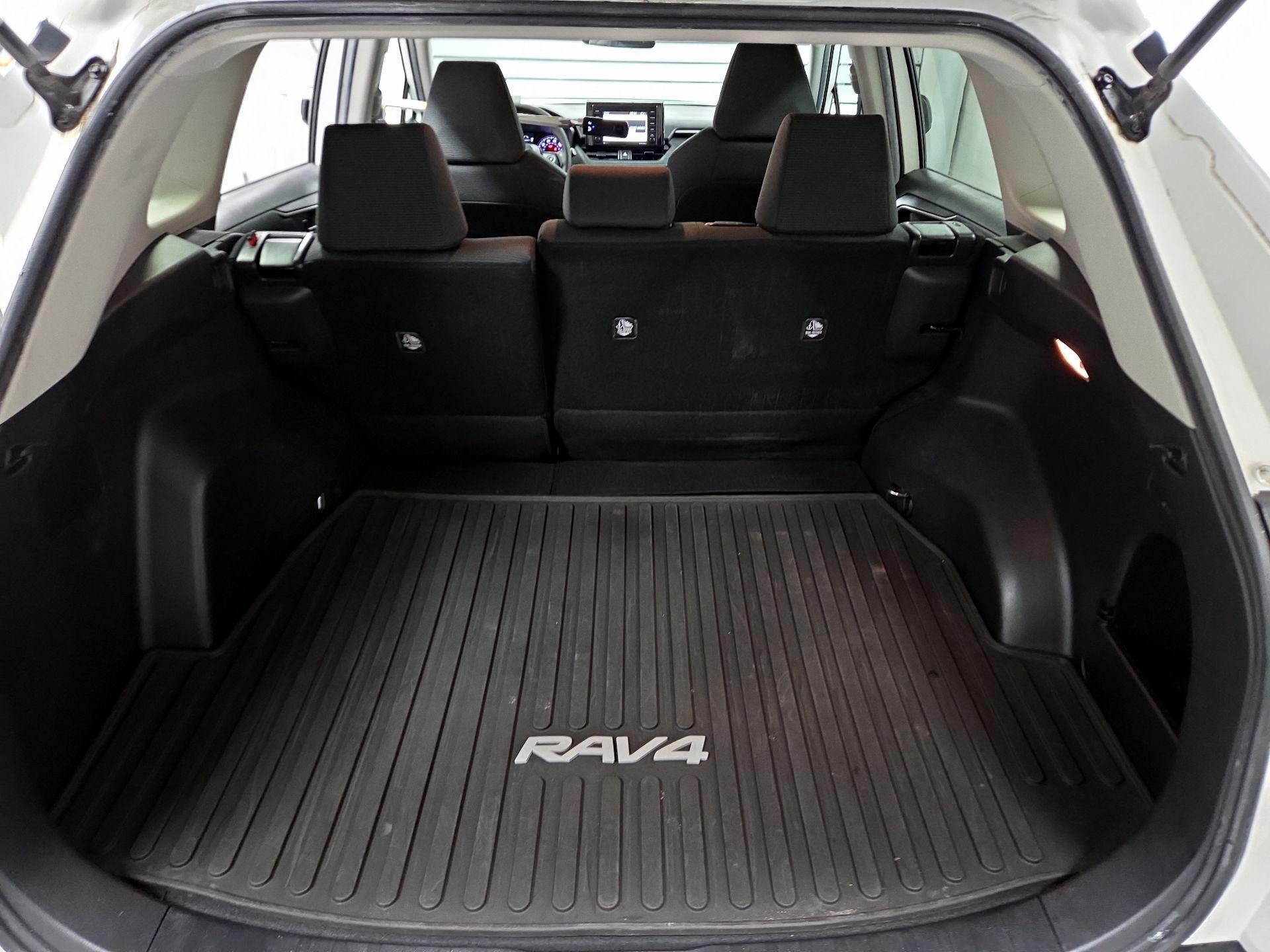 Thumbnail: 2021 Toyota RAV4 - 20