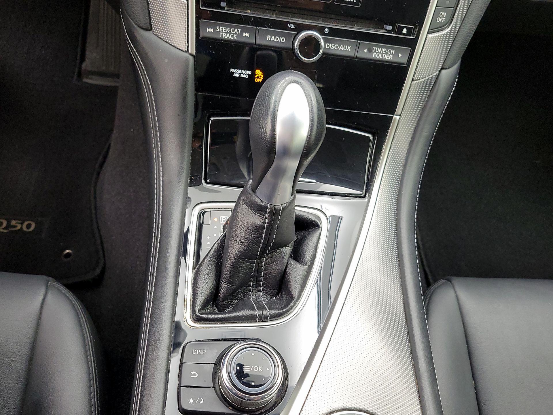 Thumbnail: 2016 INFINITI Q50 - 17