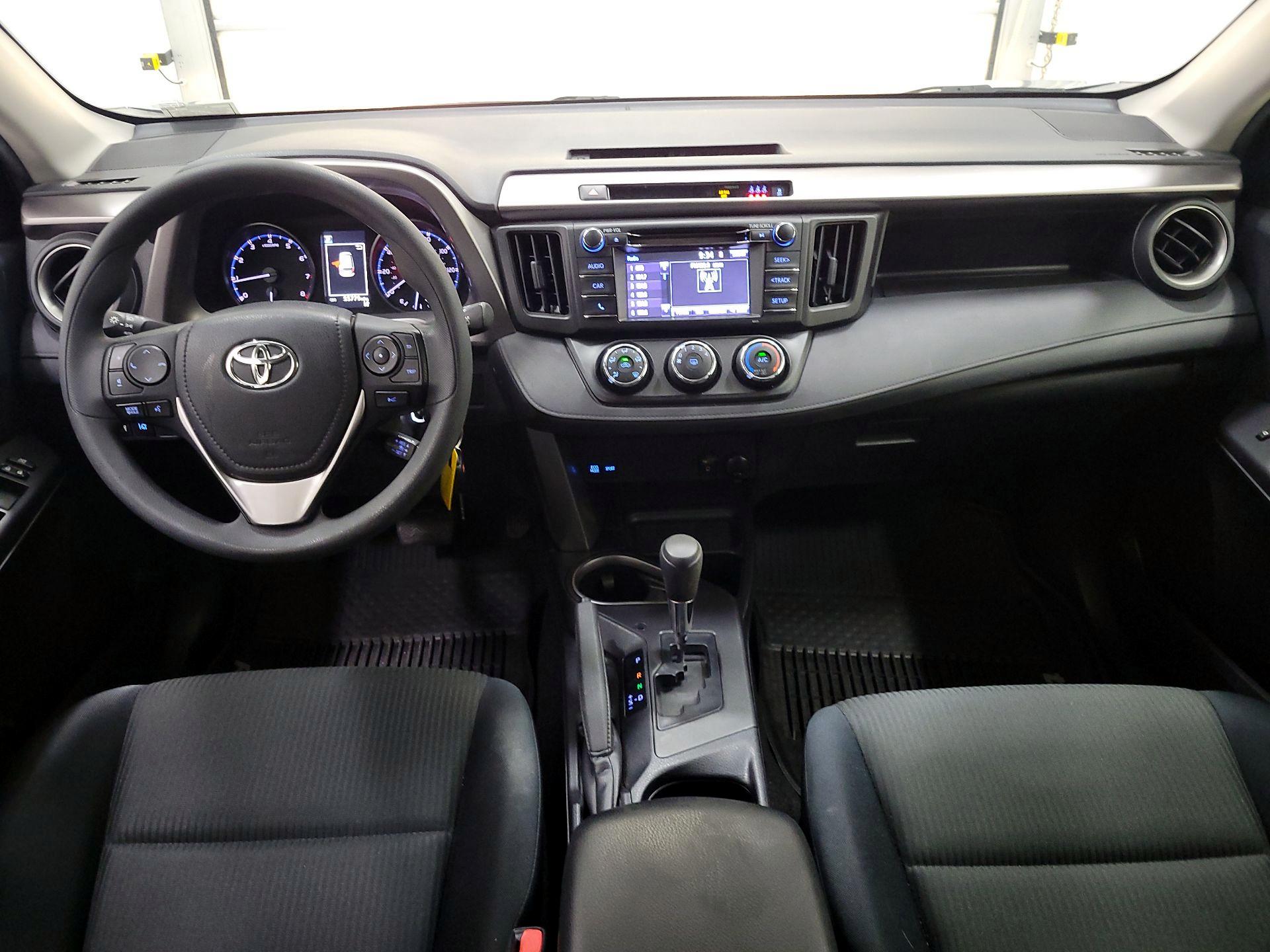 Thumbnail: 2018 Toyota RAV4 - 9