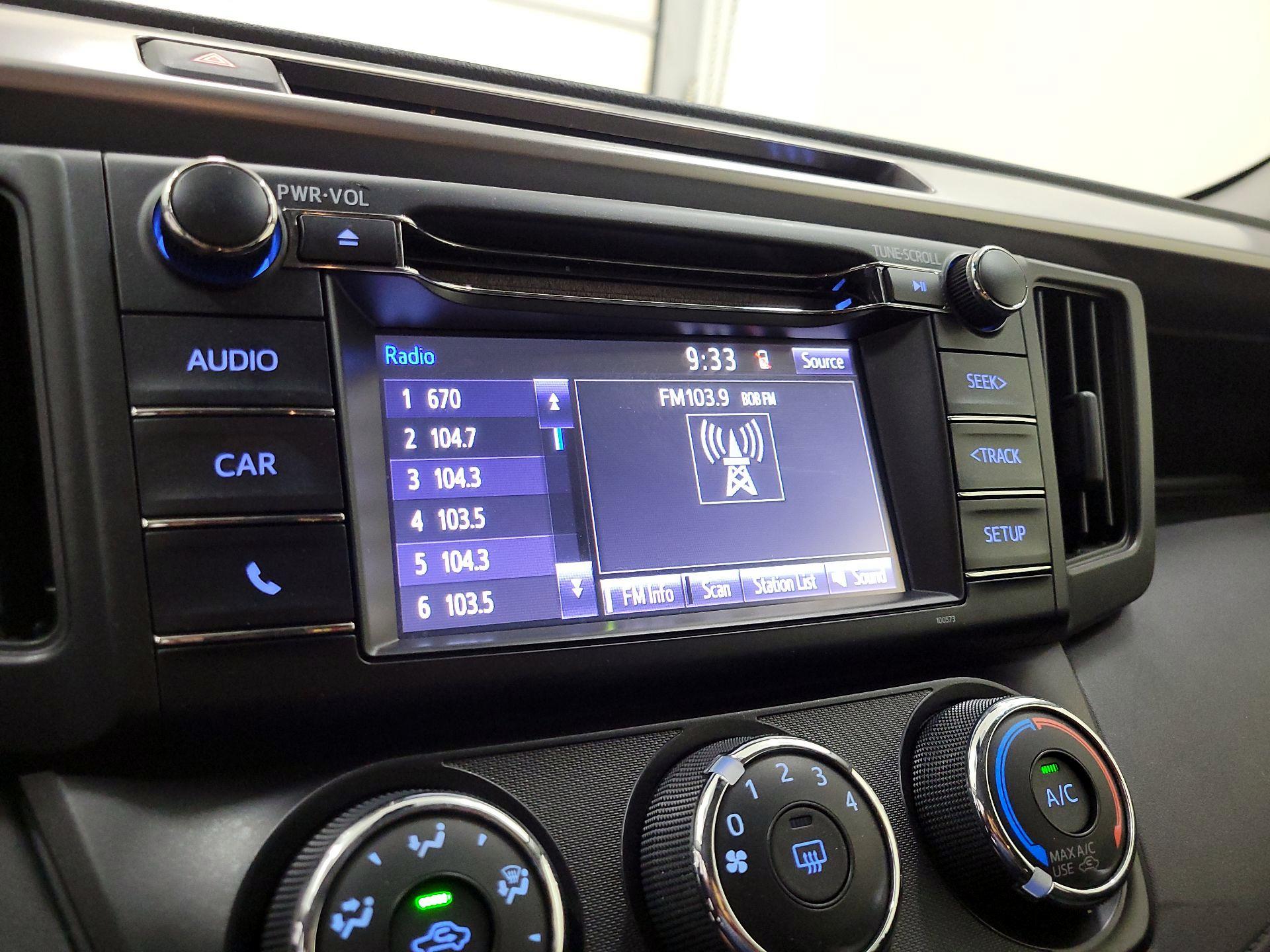 Thumbnail: 2018 Toyota RAV4 - 15