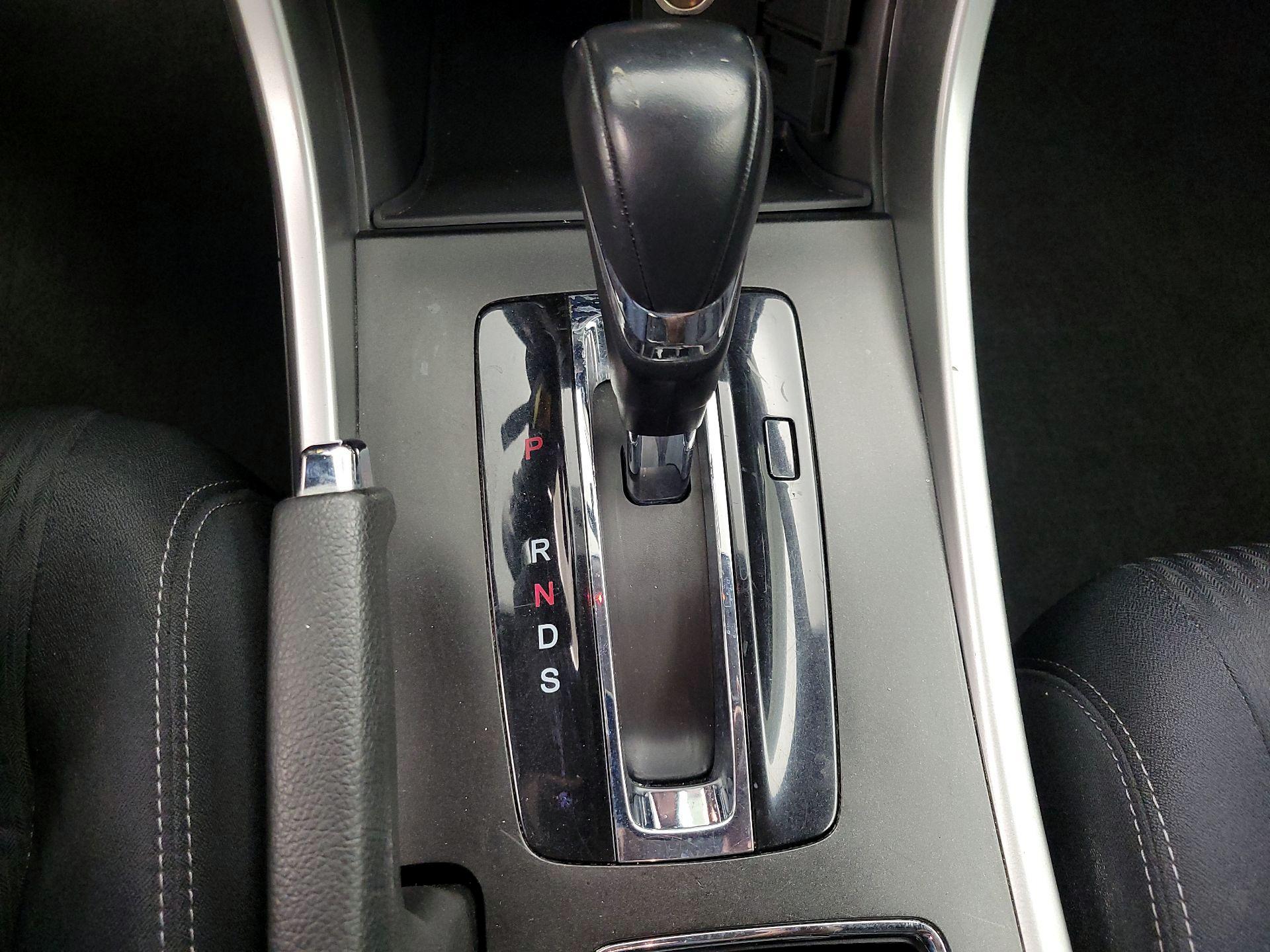 Thumbnail: 2015 Honda Accord - 17