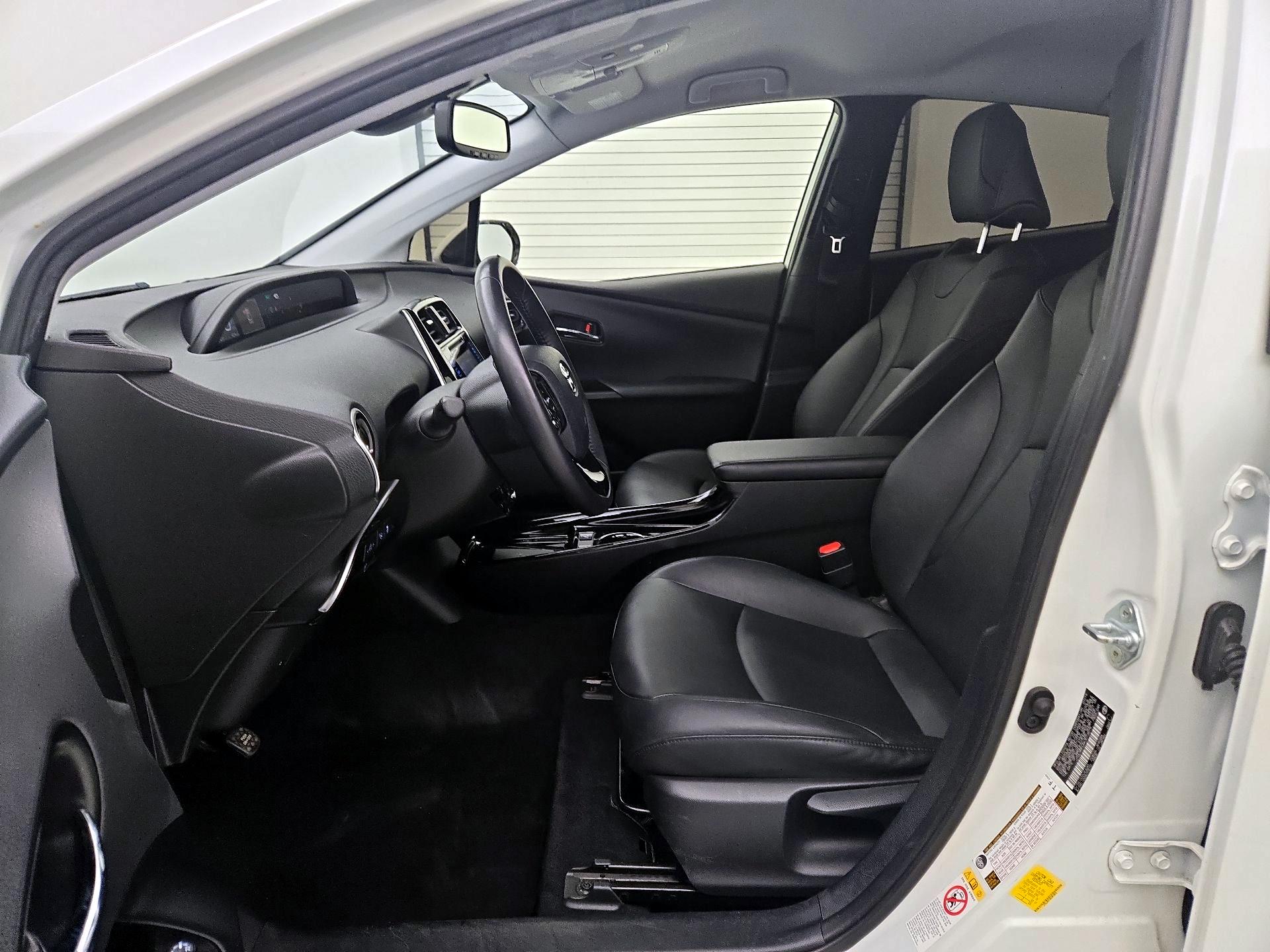 Thumbnail: 2019 Toyota Prius - 11