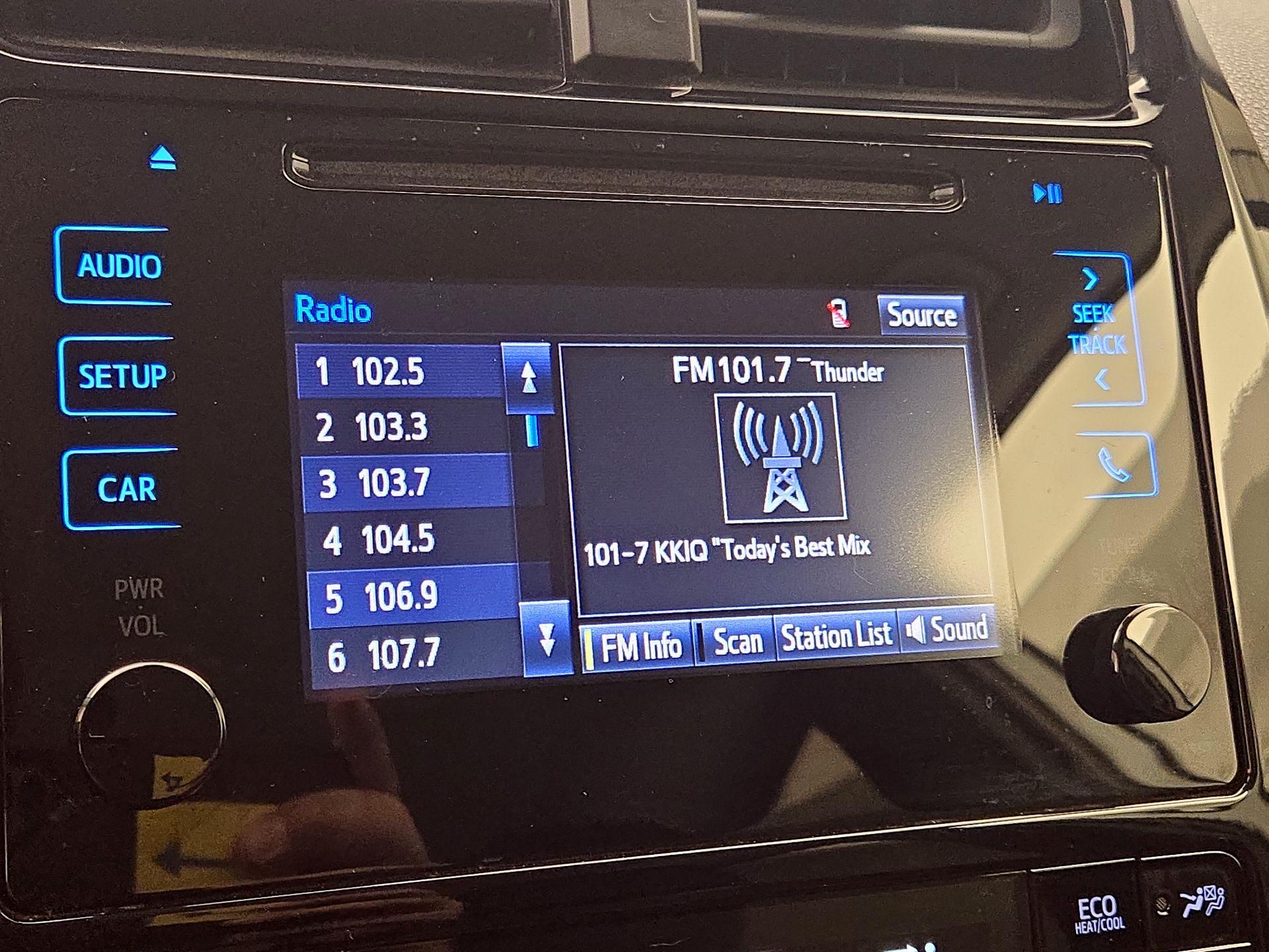 Thumbnail: 2019 Toyota Prius - 15