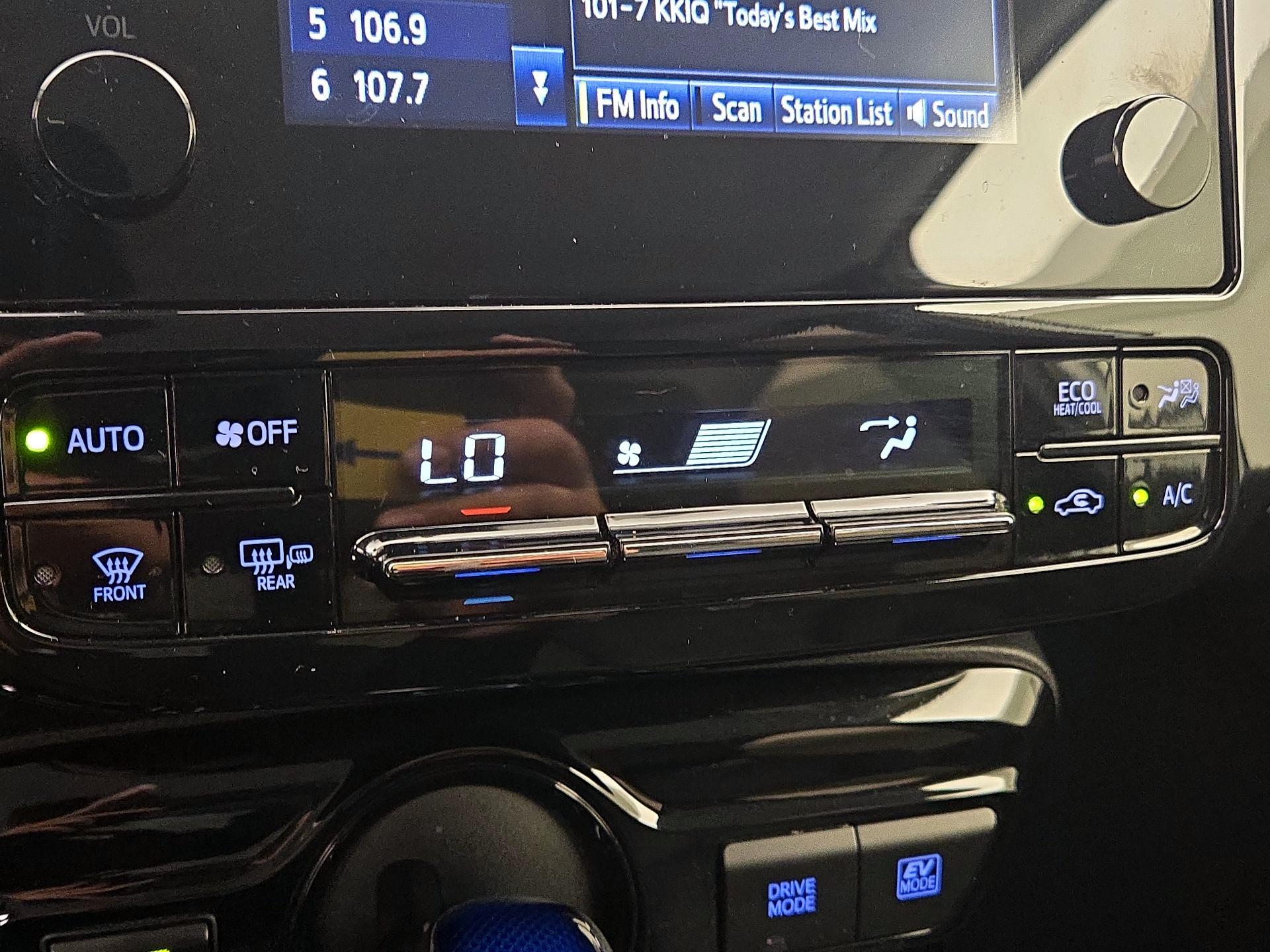 Thumbnail: 2019 Toyota Prius - 16