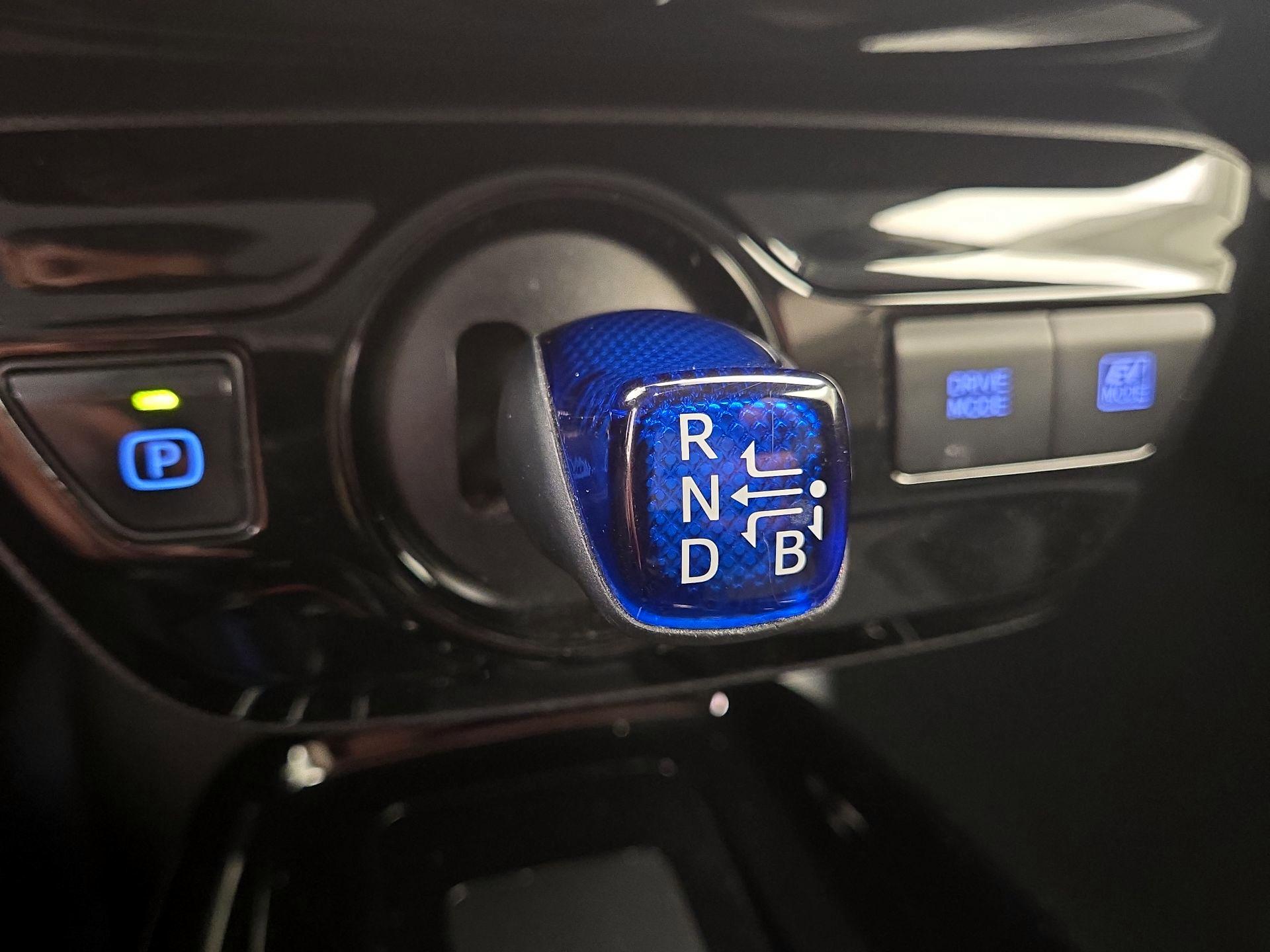 Thumbnail: 2019 Toyota Prius - 17