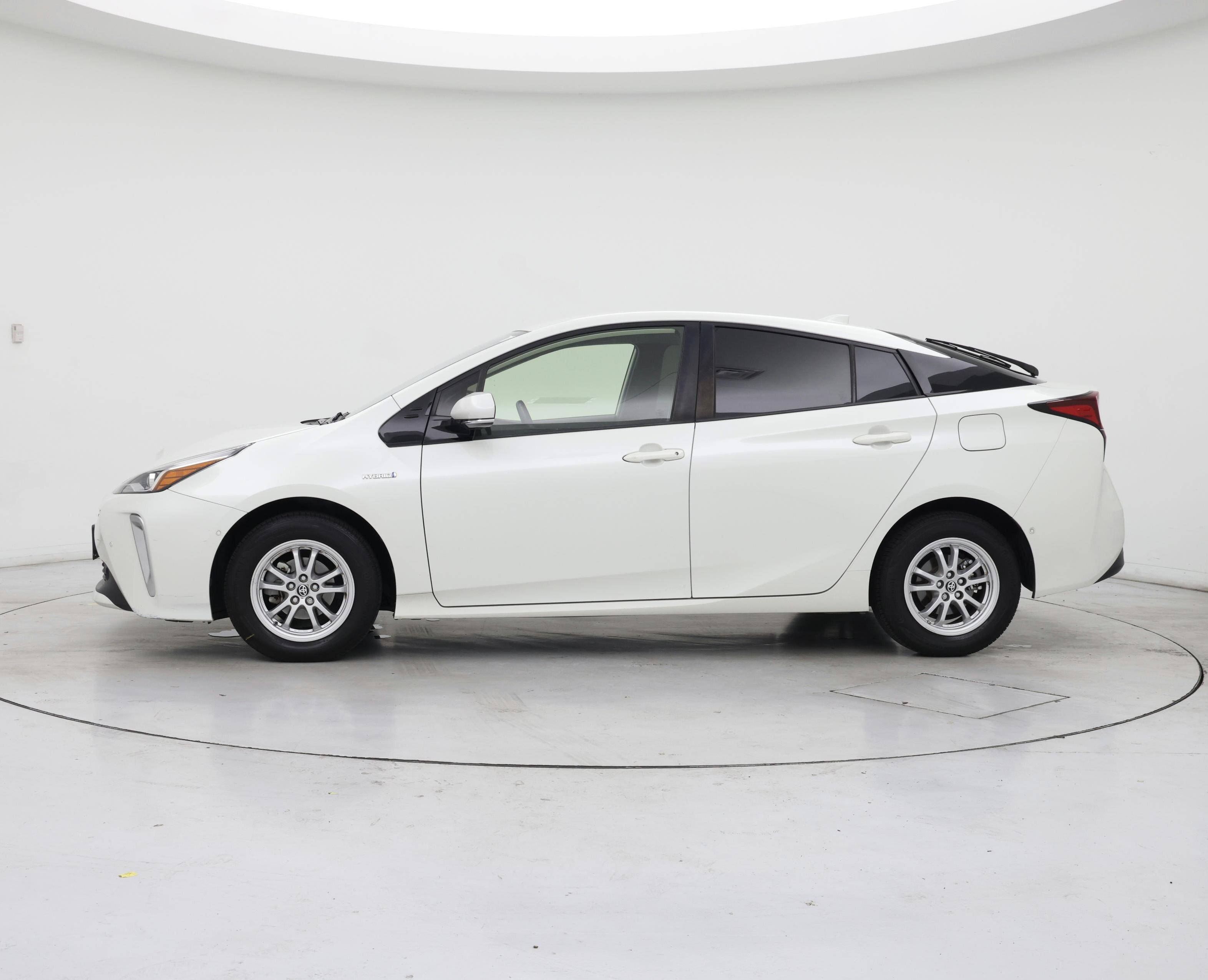 Thumbnail: 2019 Toyota Prius - 3