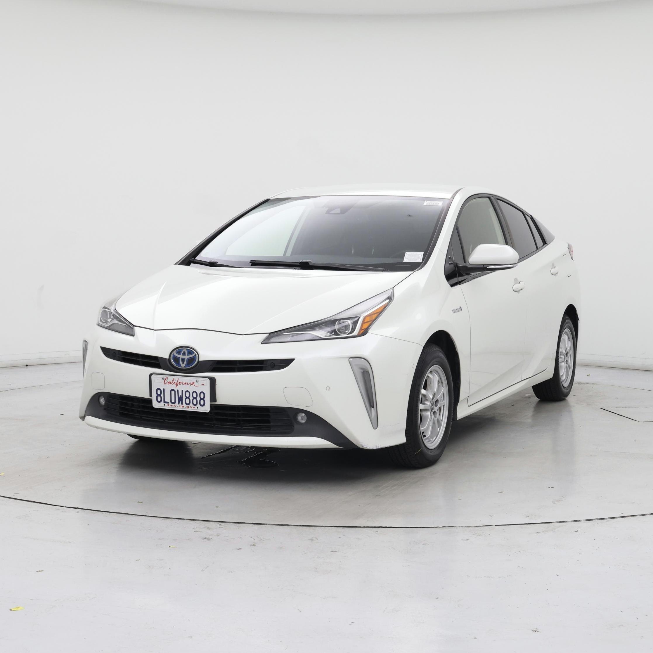 Thumbnail: 2019 Toyota Prius - 4