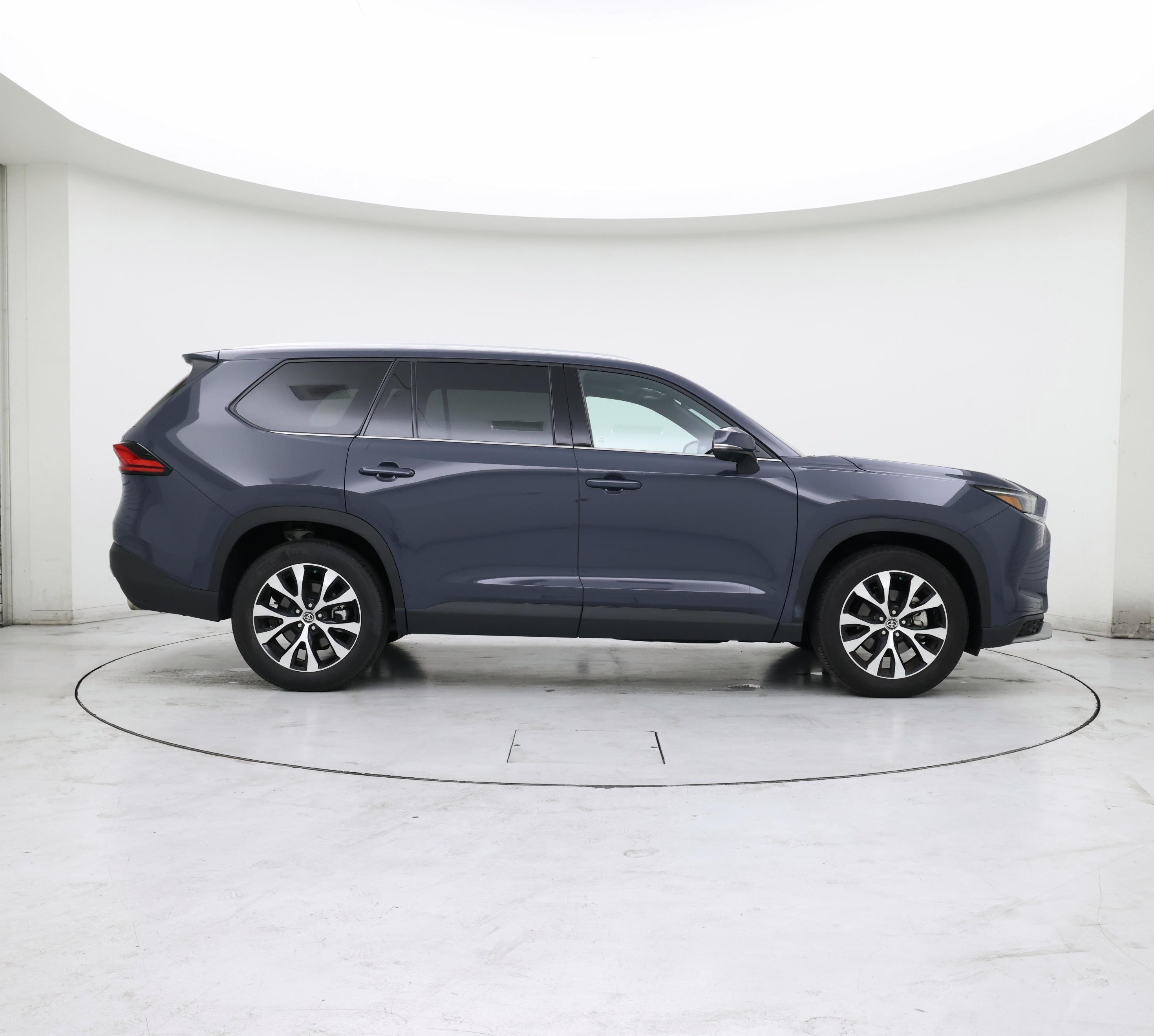 Thumbnail: 2024 Toyota Highlander - 7