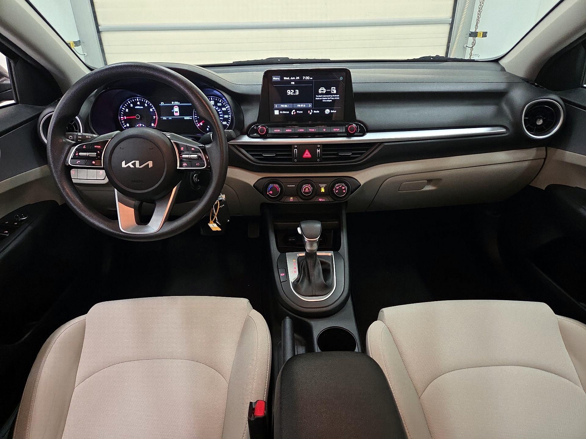 Thumbnail: 2022 Kia Forte - 9